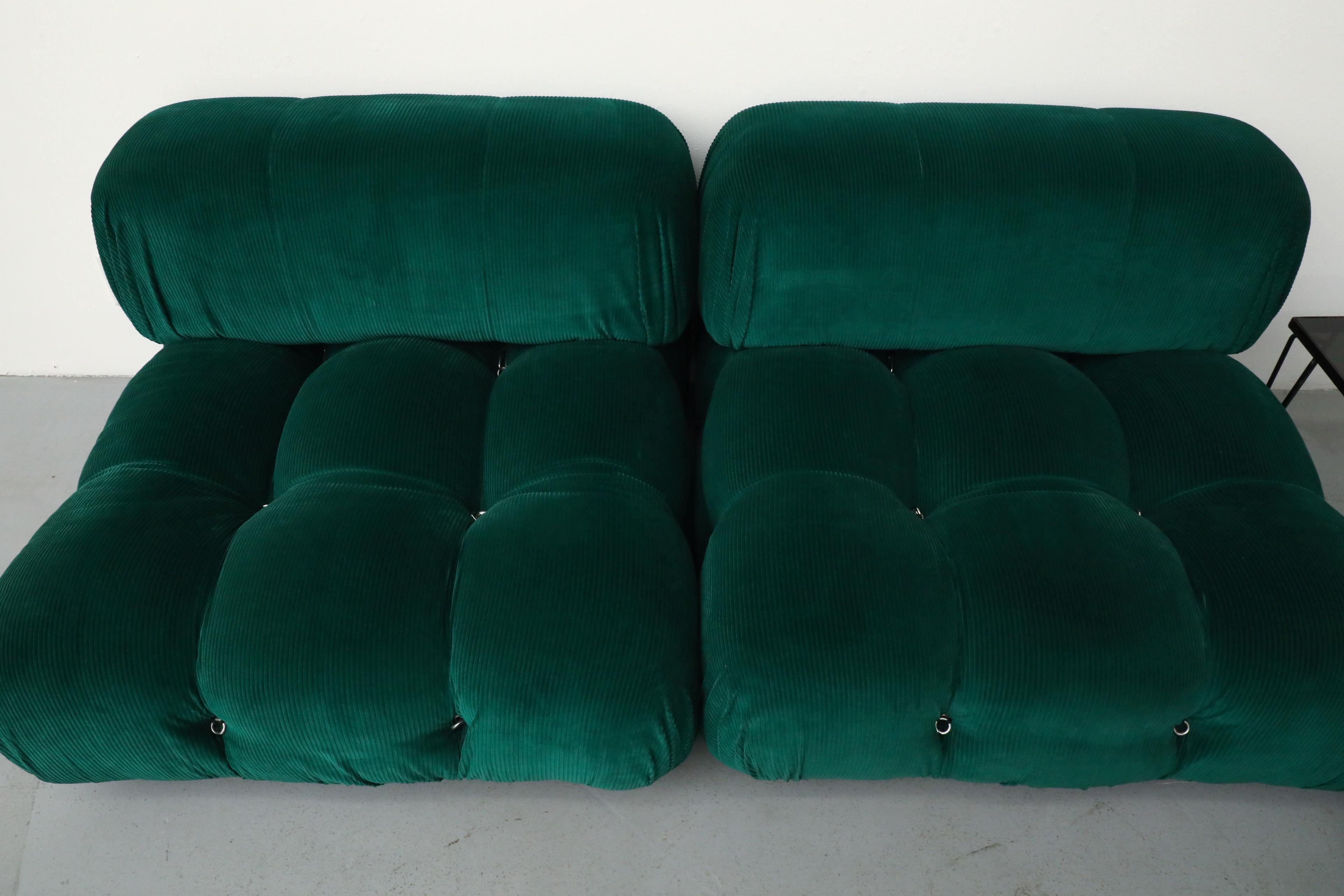 Divano 'Camaleonda' di Mario Bellini per B&B Italia in velluto a coste color verde smeraldo in vendita 6