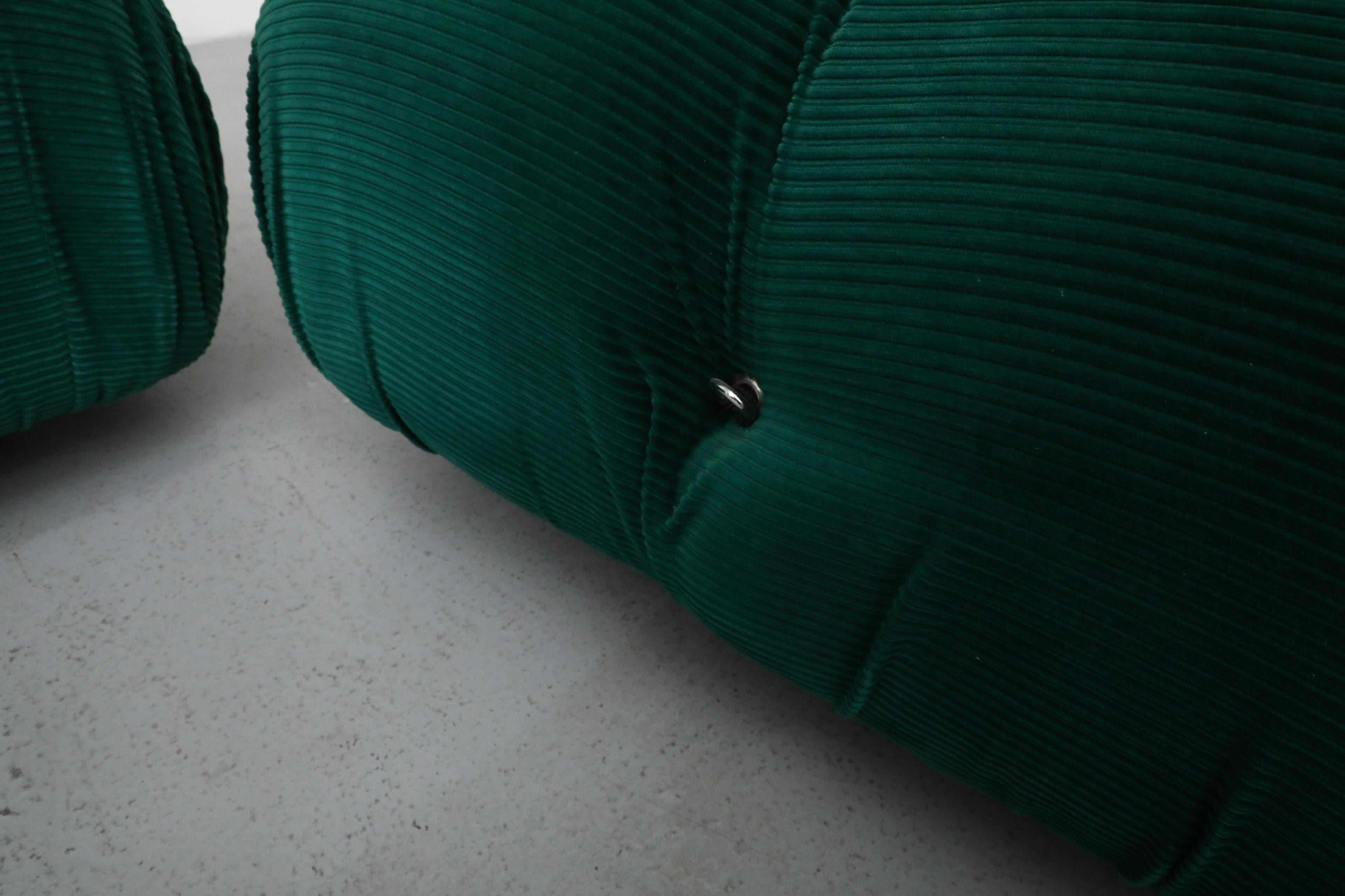 Divano 'Camaleonda' di Mario Bellini per B&B Italia in velluto a coste color verde smeraldo in vendita 9