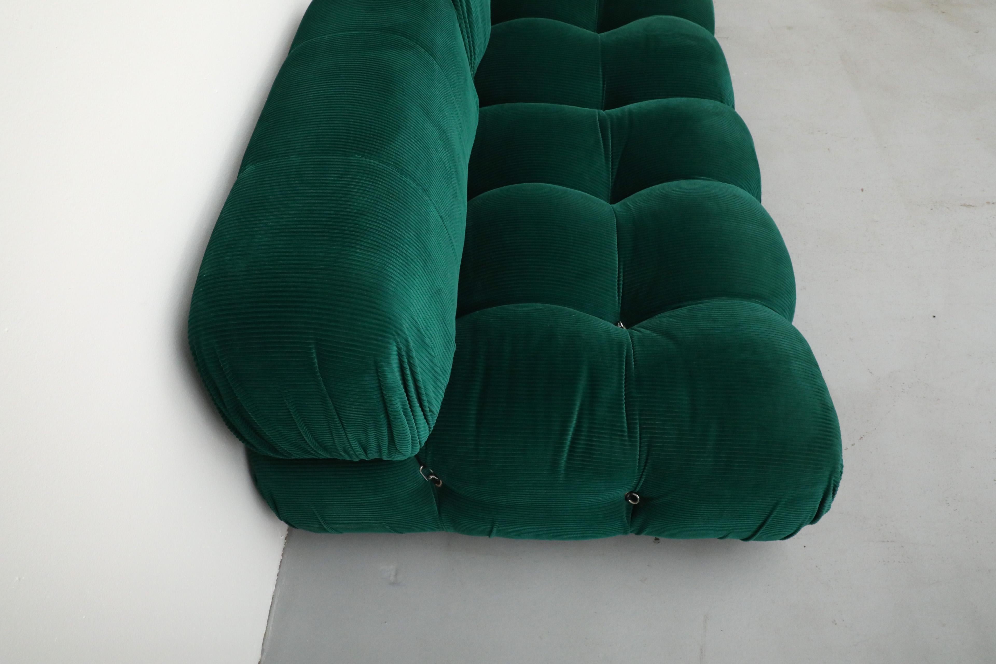 Divano 'Camaleonda' di Mario Bellini per B&B Italia in velluto a coste color verde smeraldo In condizioni buone in vendita a Los Angeles, CA
