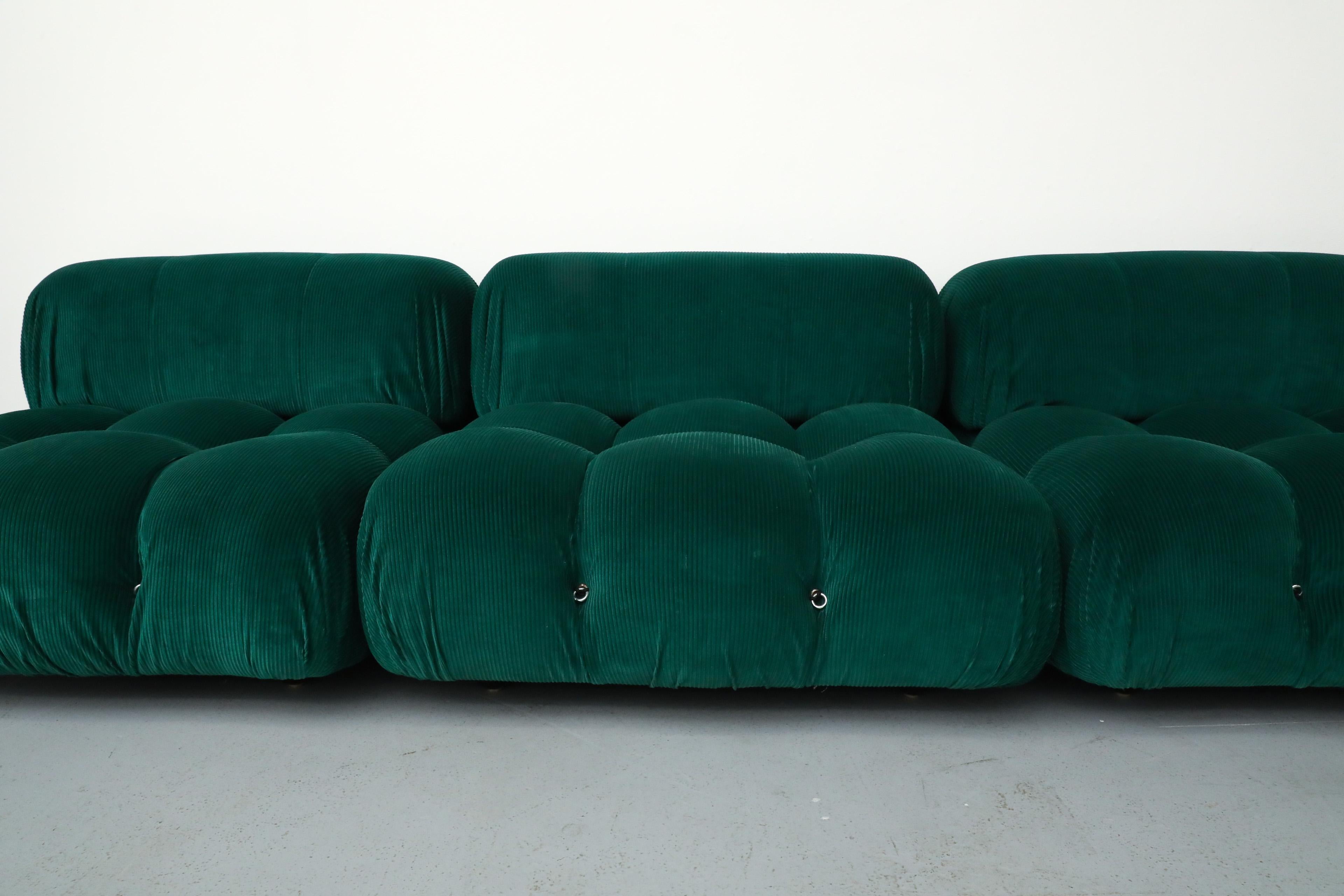 Fine XX secolo Divano 'Camaleonda' di Mario Bellini per B&B Italia in velluto a coste color verde smeraldo in vendita