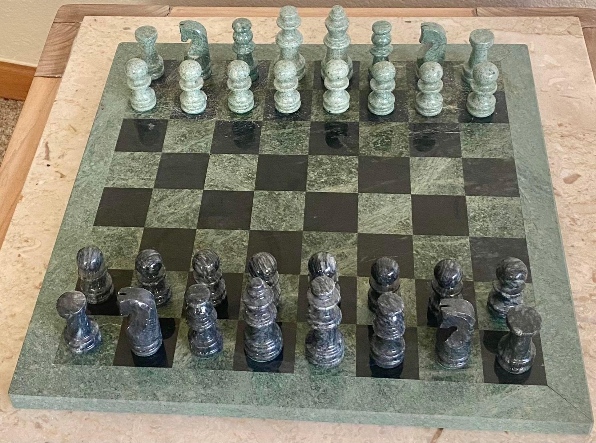 Green Carved Marble Modernist Chess Set In Good Condition In Round Top, TX
