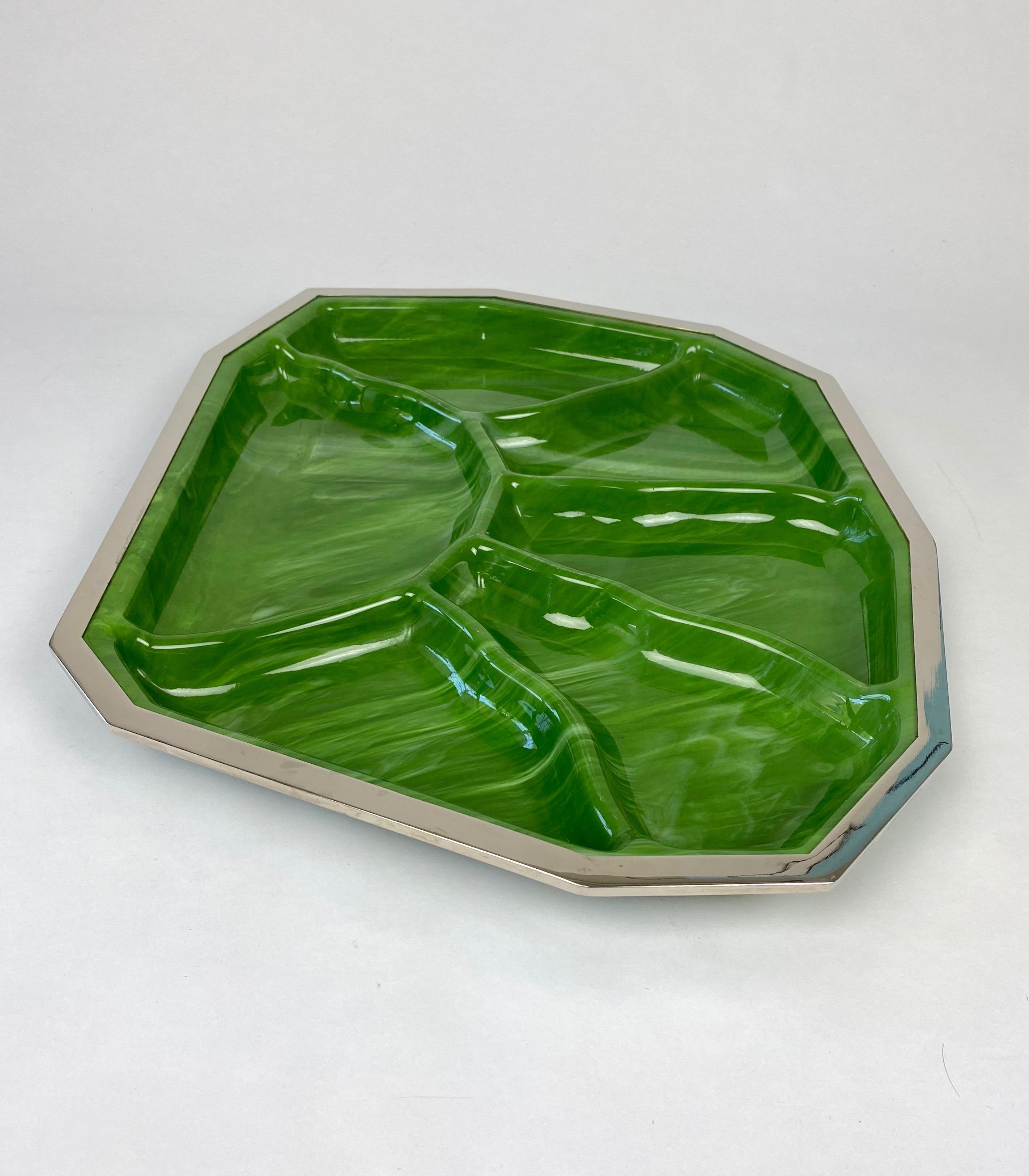 Mid-Century Modern Green Centerpiece in Perspex Marble Effect and Chrome, Italy, 1970s For Sale
