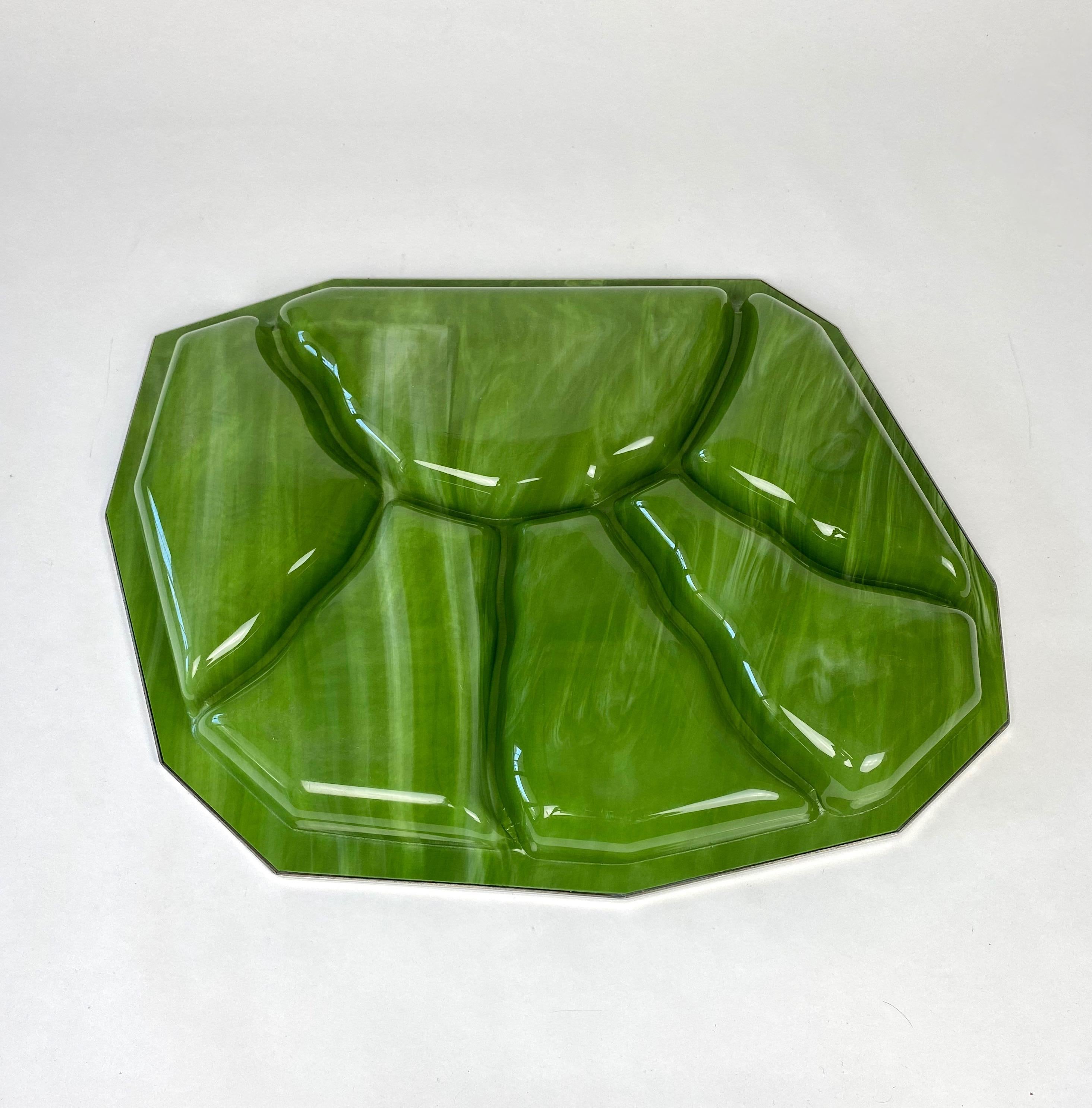Green Centerpiece in Perspex Marble Effect and Chrome, Italy, 1970s In Good Condition For Sale In Rome, IT