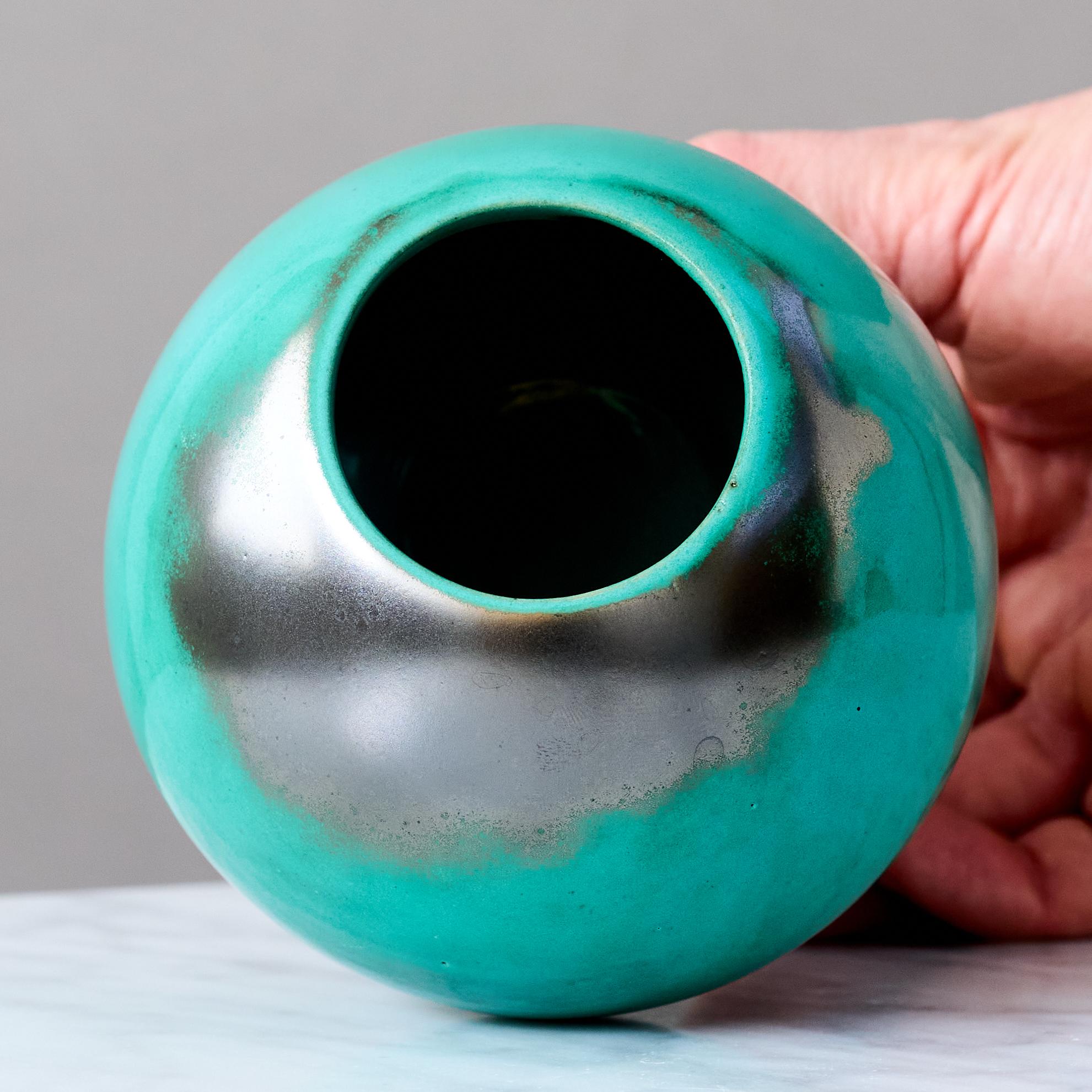 Green Ceramic Art Deco Globe Vase by Anna-Lisa Thomson, St Eriks, Sweden, 1930s. For Sale 3