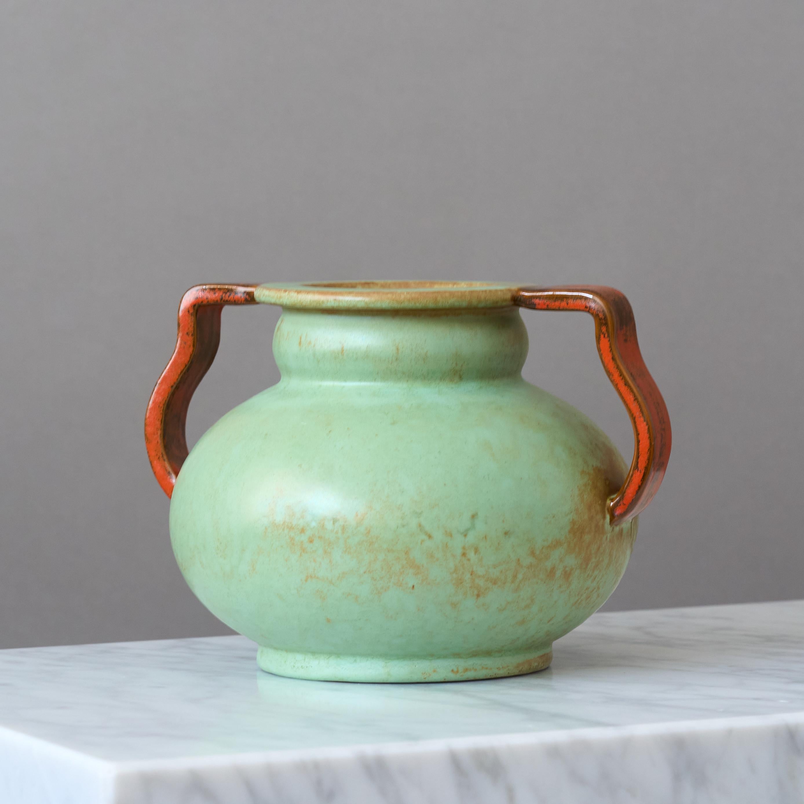 20ième siècle Vase Art Deco en céramique verte par Andersson & Johansson, Höganäs, Suède, années 1930 en vente