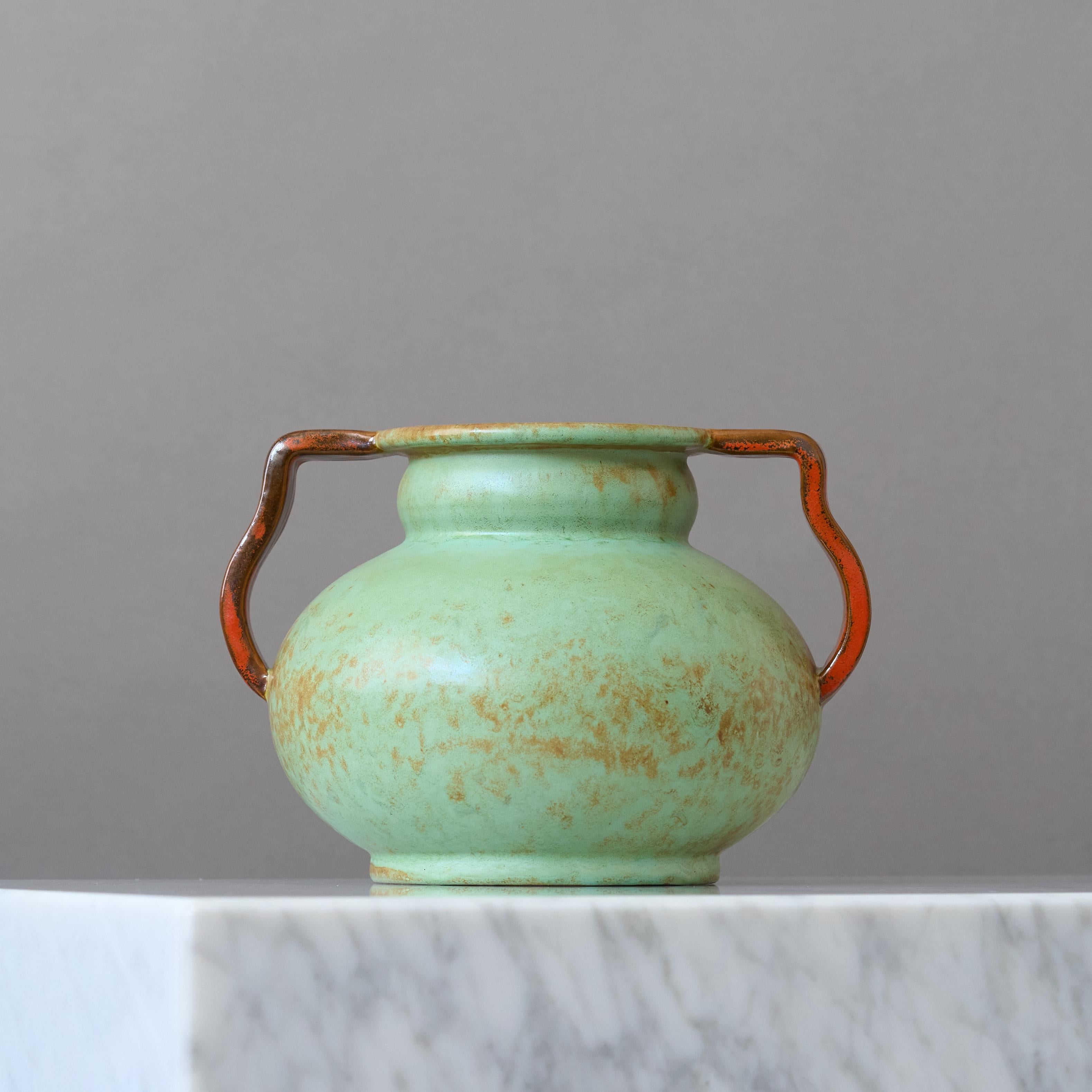 Vase Art Deco en céramique verte par Andersson & Johansson, Höganäs, Suède, années 1930 en vente 1