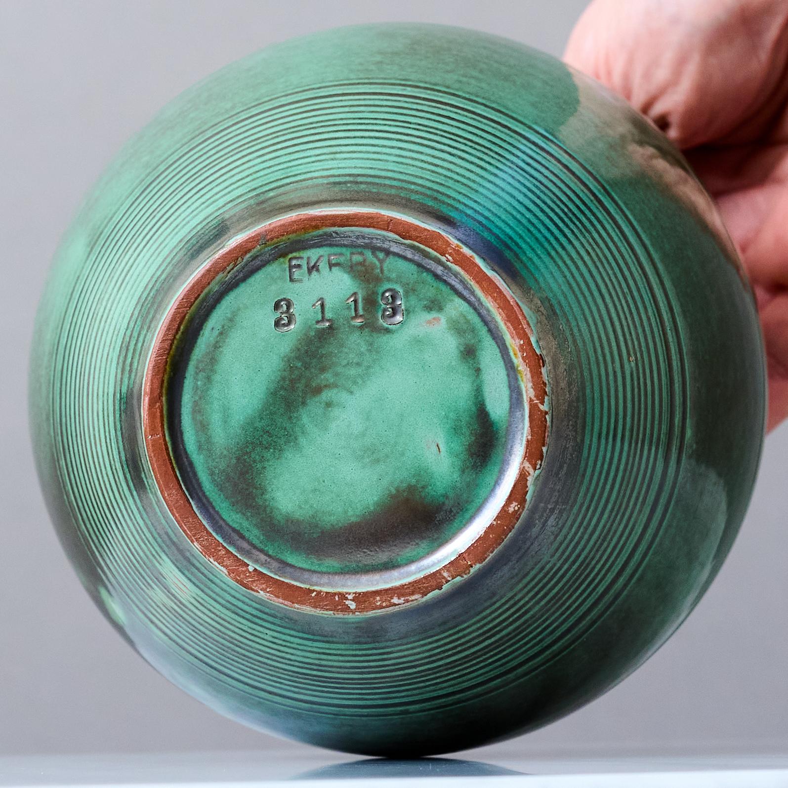 Vaso Art Deco in ceramica verde di Anna-Lisa Thomson per Upsala Ekeby, Svezia 1930. in vendita 2