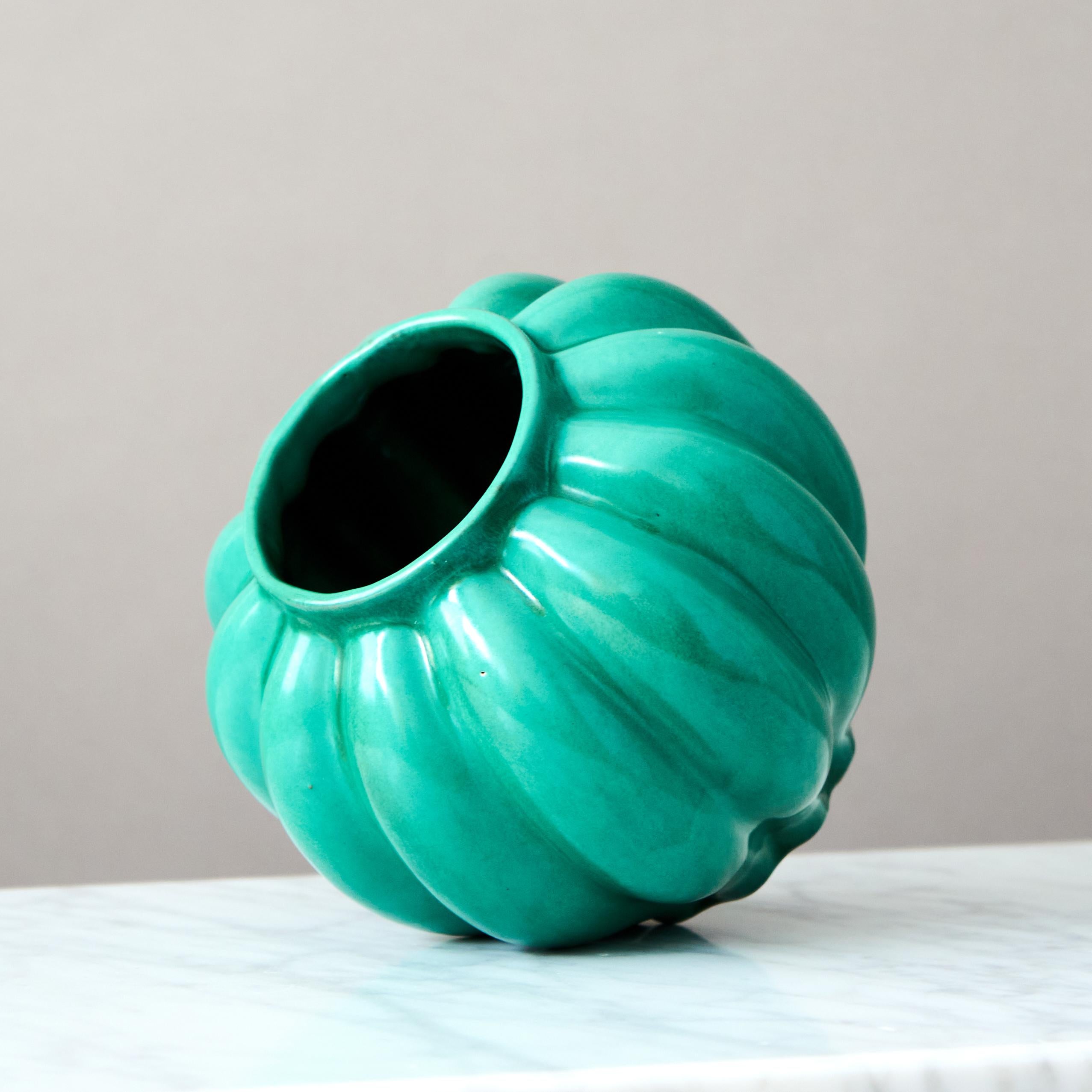Green Ceramic Art Deco Vase by Anna-Lisa Thomson. Upsala Ekeby, Sweden, 1930s For Sale 2