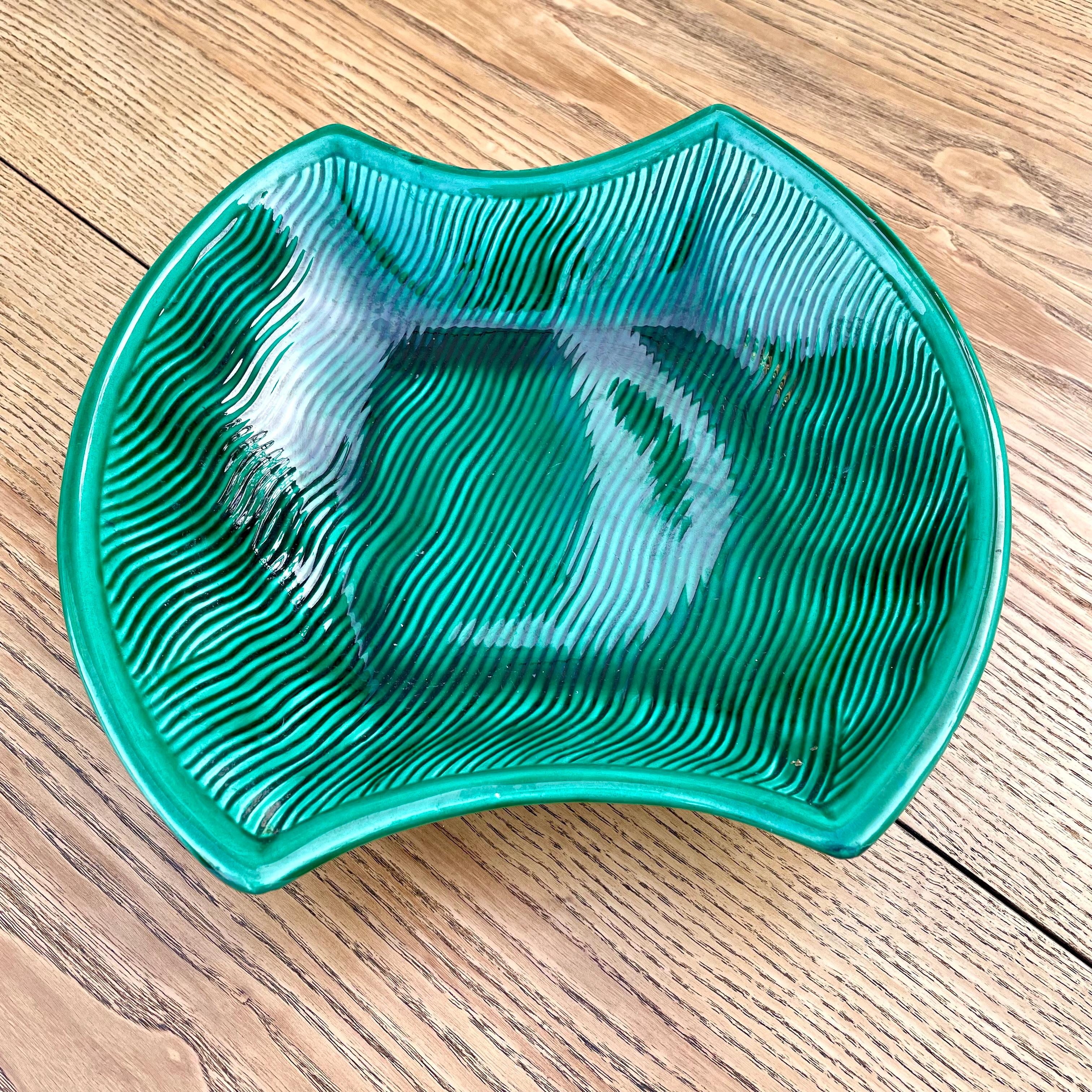 Green ceramic bowl from Vallauris, France, 1960s For Sale 4