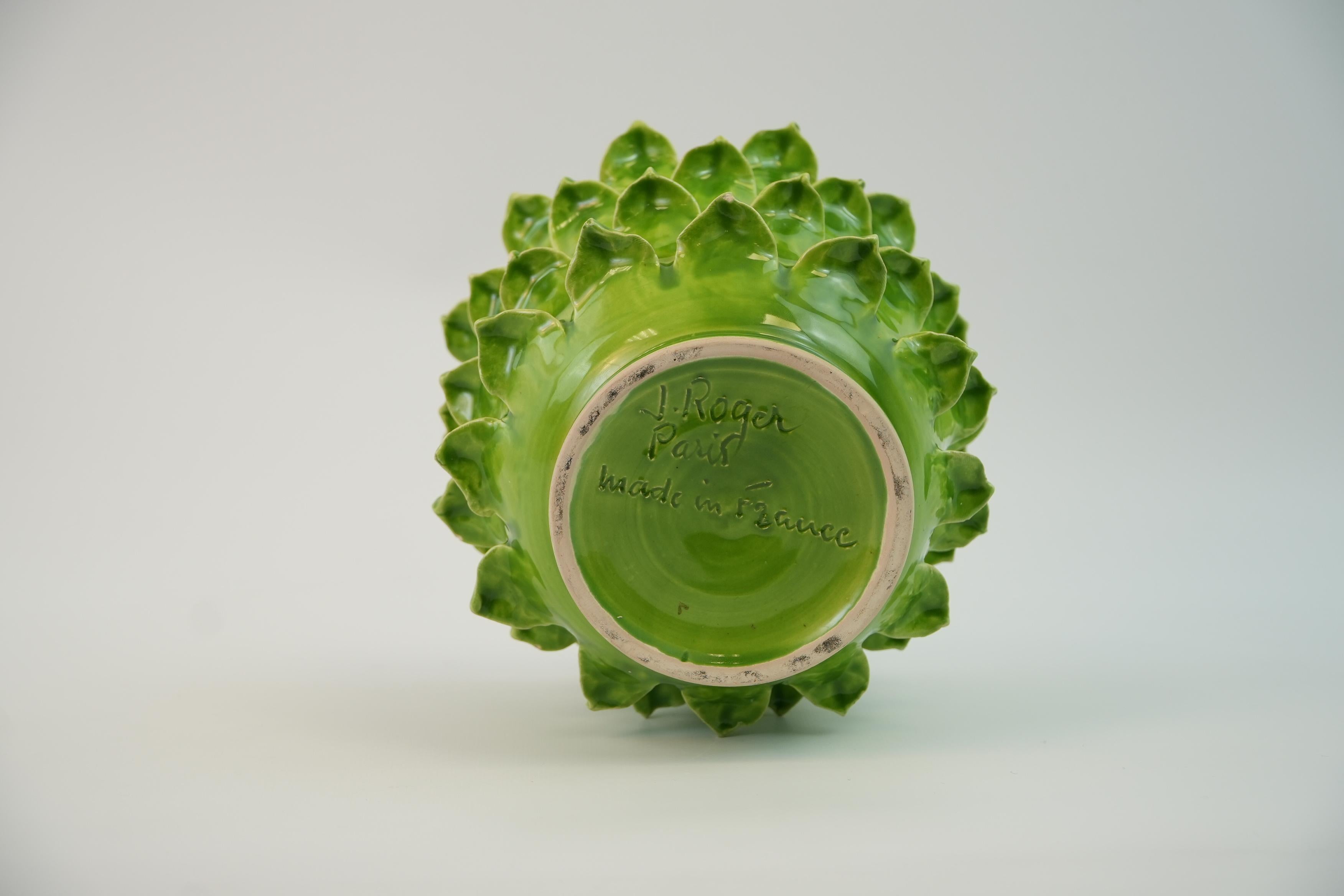 Cache pot en céramique verte à décor de feuilles par Jean Roger circa 1960 en vente 1