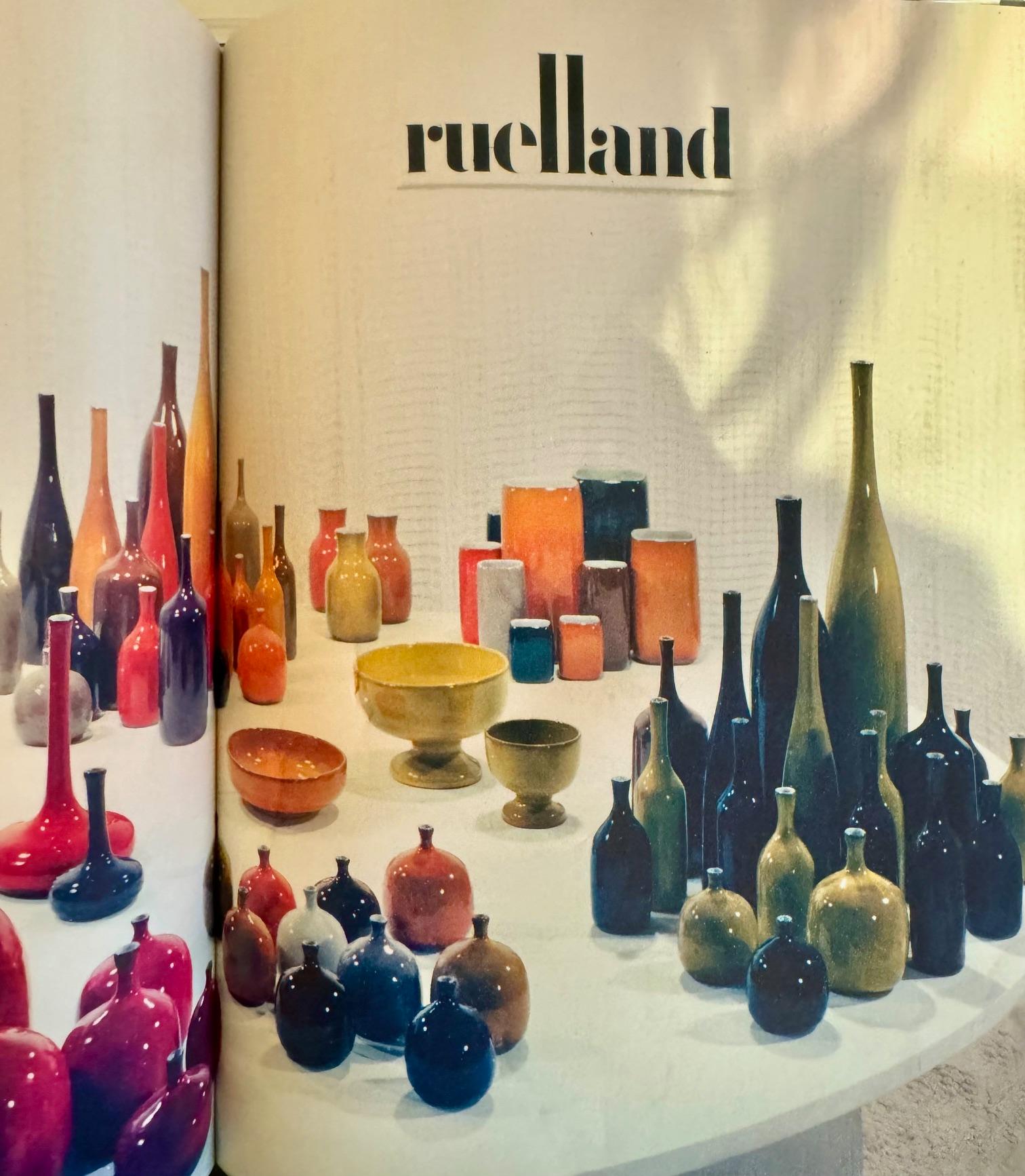 Tasse en céramique verte signée par Ruelland en vente 1