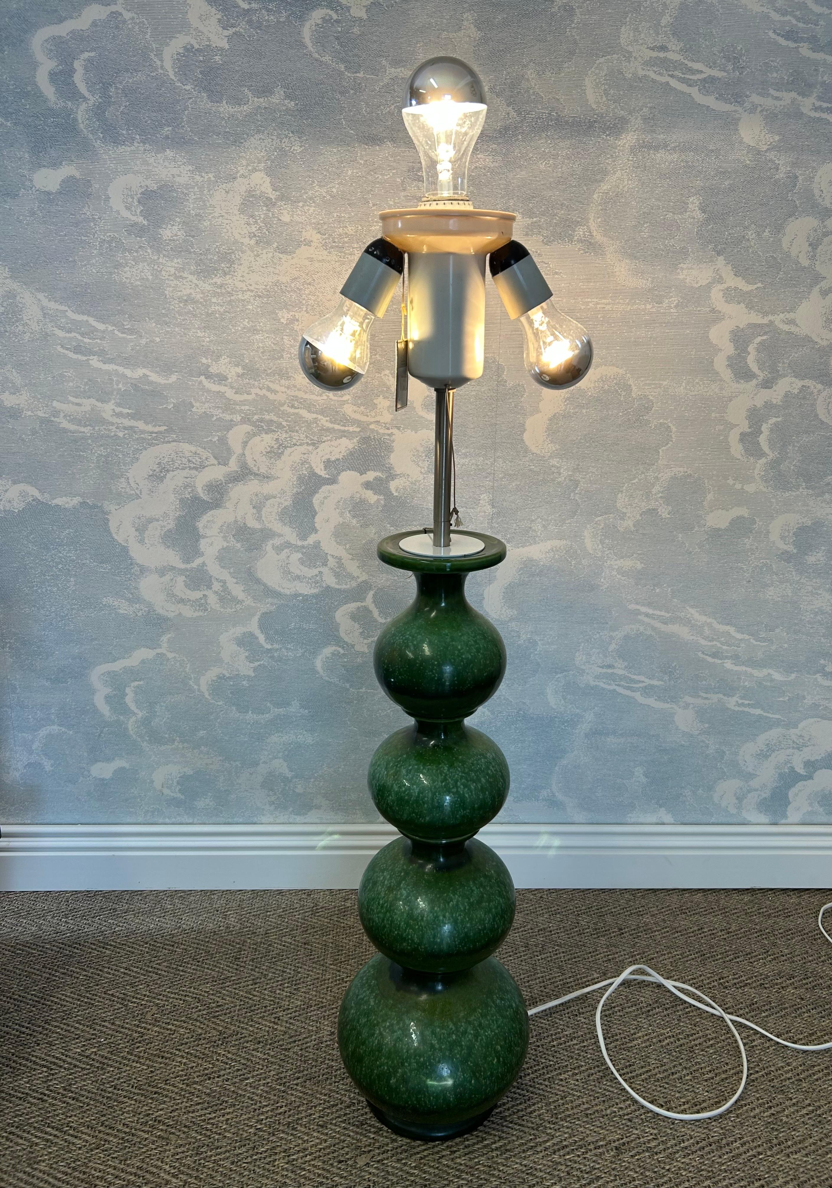 Lámpara de pie / sobremesa de cerámica verde, Kaiser Leuchten, Alemania Años 60 Alemán en venta