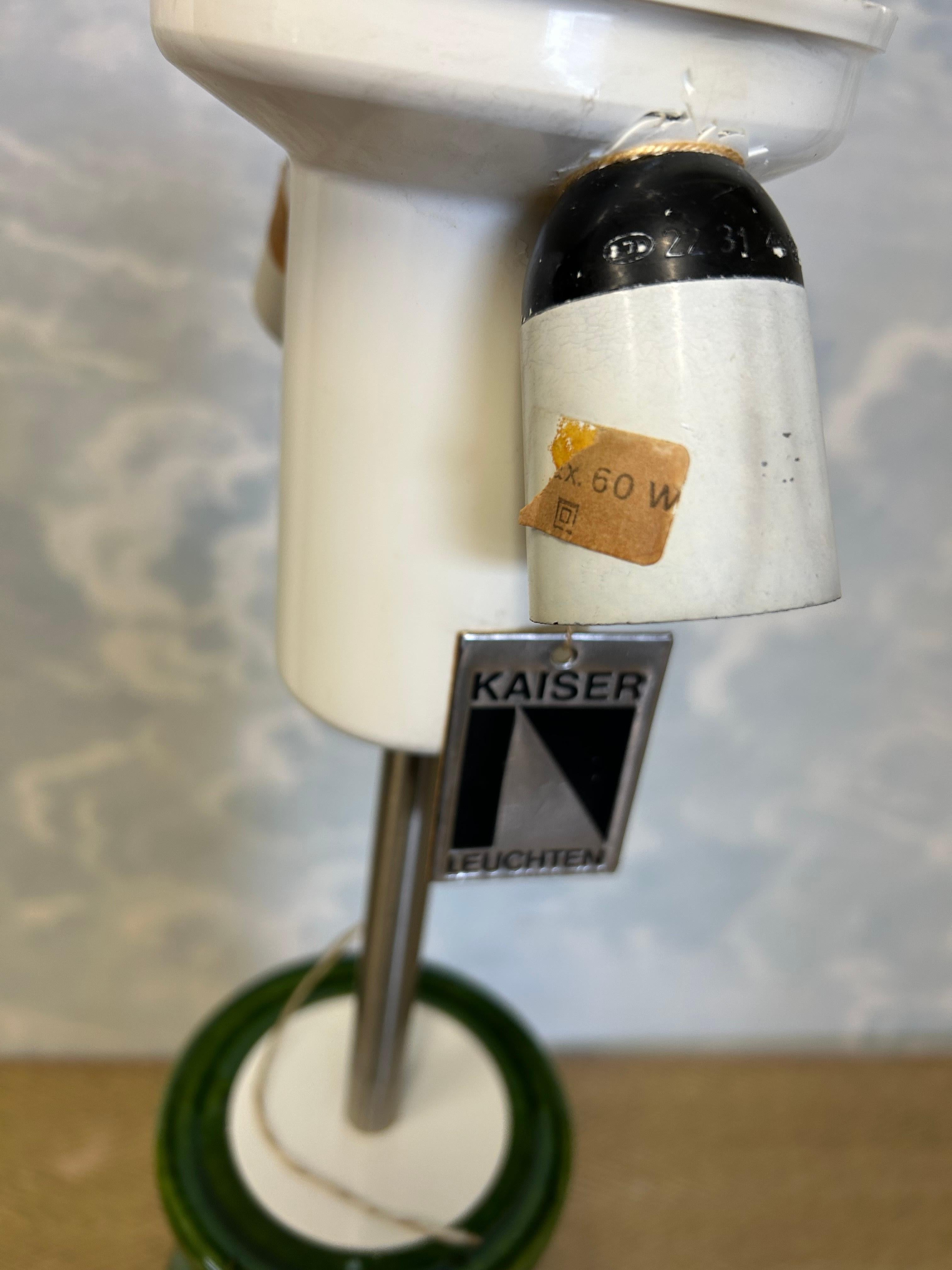 Lámpara de pie / sobremesa de cerámica verde, Kaiser Leuchten, Alemania Años 60 en Bueno estado para la venta en Cork, IE