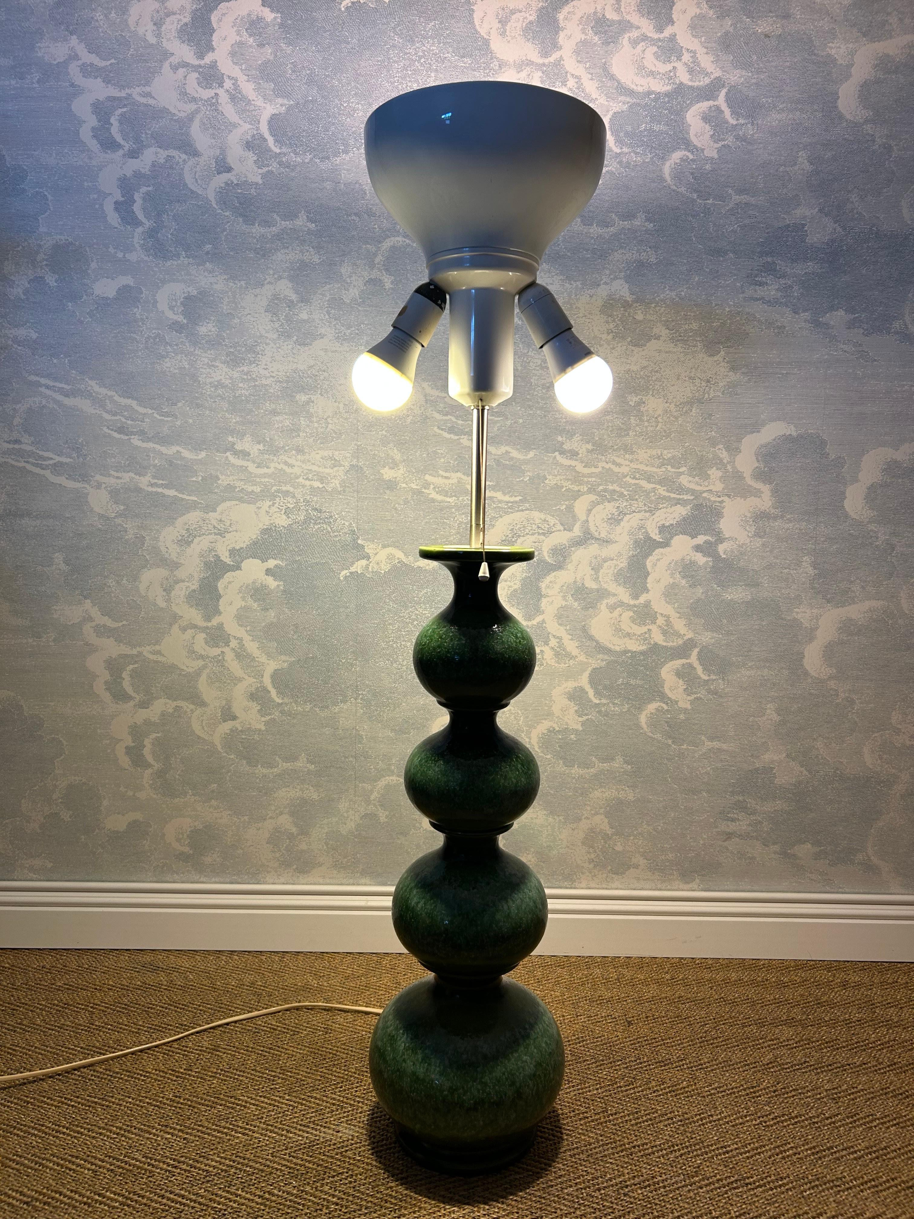 Lampada da terra/da tavolo in ceramica verde, Kaiser Leuchten, Germania 1960s in vendita 1