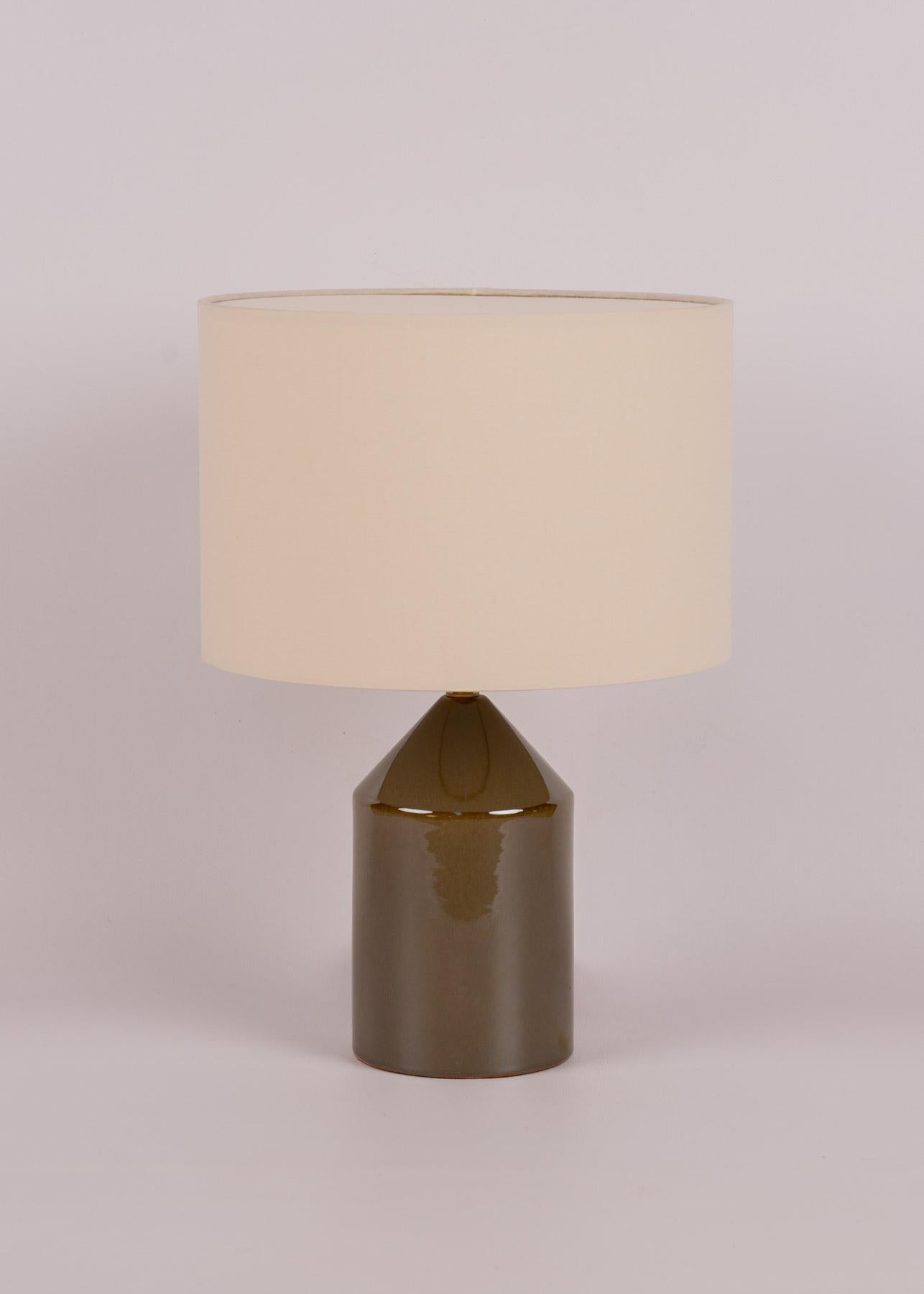 Green Ceramic Josef Table Lamp by Simone & Marcel
Dimensions: Ø 30 x H 41.5 cm.
Materials: Brass, cotton and ceramic.

Also available in different marble, wood and alabaster options and finishes. Custom options available on request. Please contact