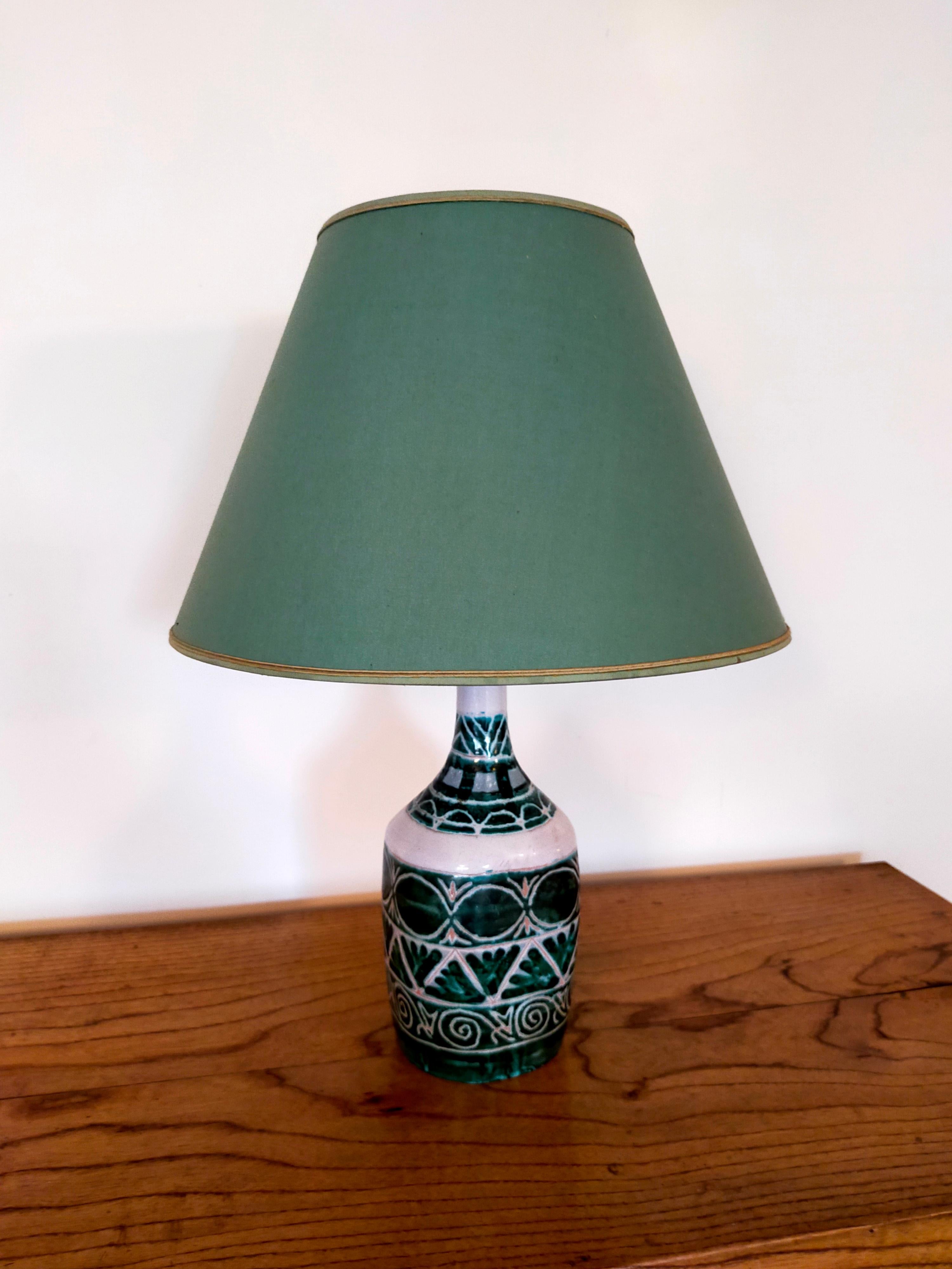 Green and white scarified ceramic lamp by Michel Alexandrov in Vallauris.
Signed Allix at the base.
Good condition.
