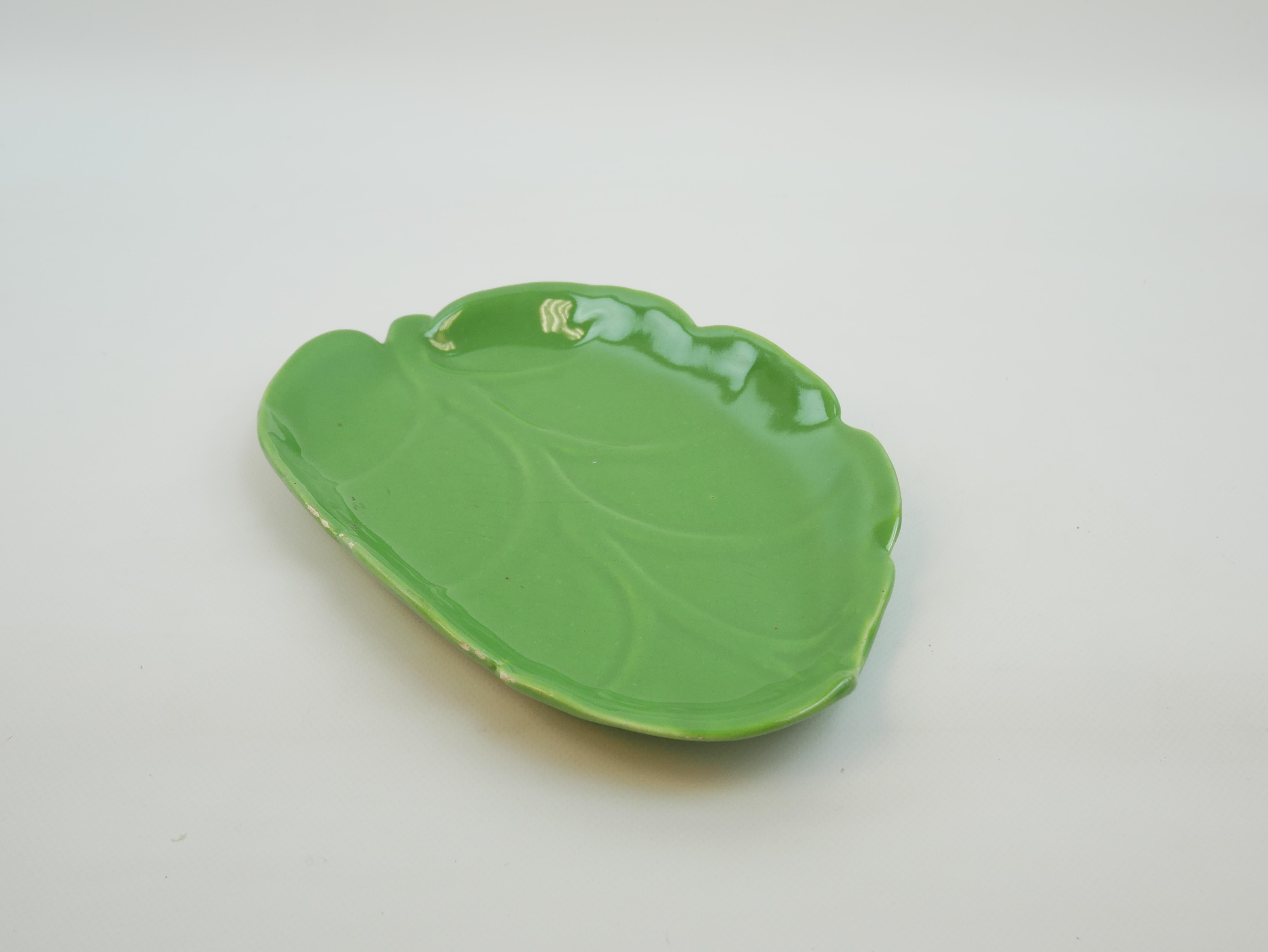 Ordenador de hojas de cerámica verde de Madoura Vallauris circa 1950 en venta 3