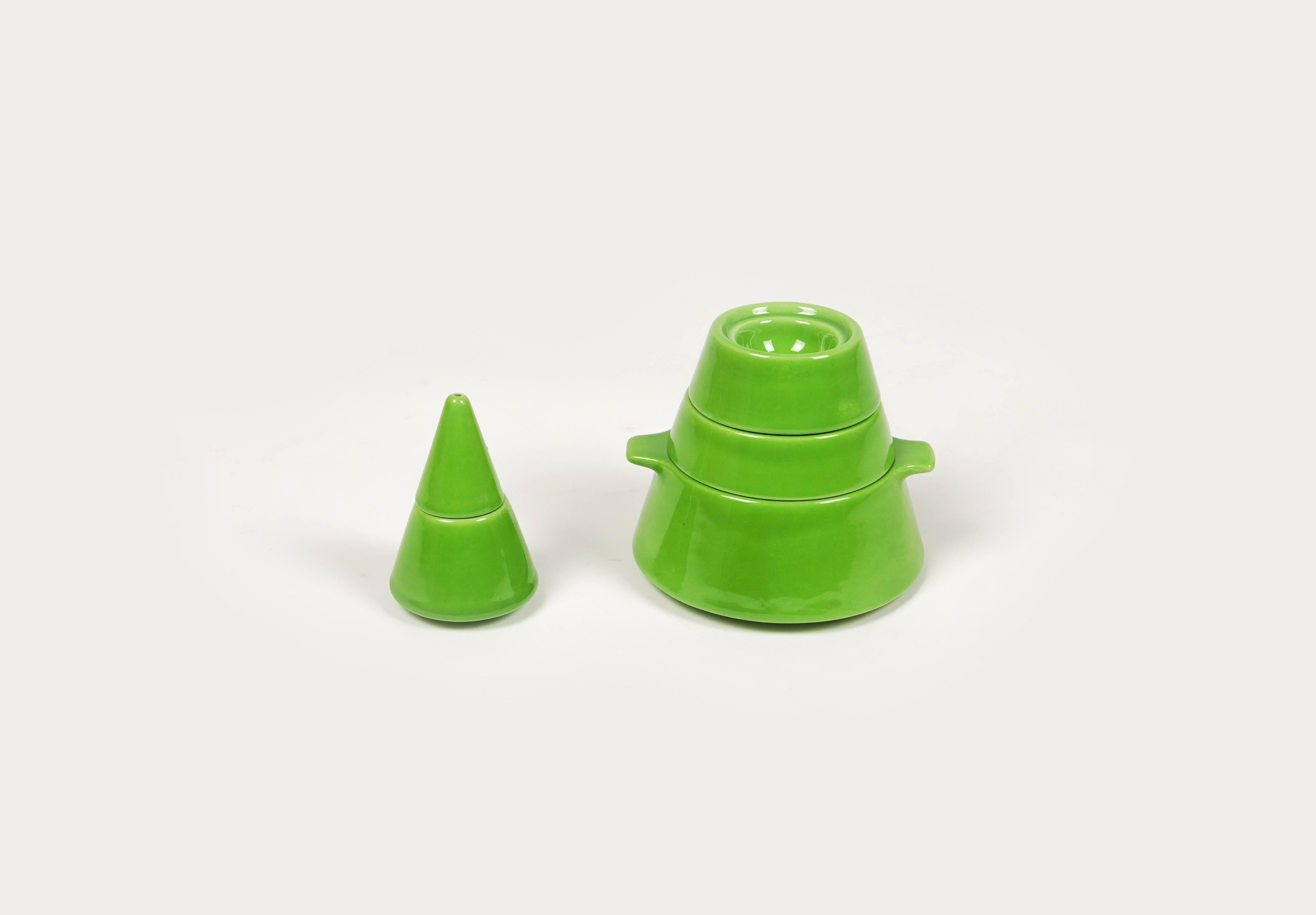 Green Ceramic Stackable Cone Set by Pierre Cardin for Franco Pozzi, Italy 1970 In Good Condition For Sale In Rome, IT