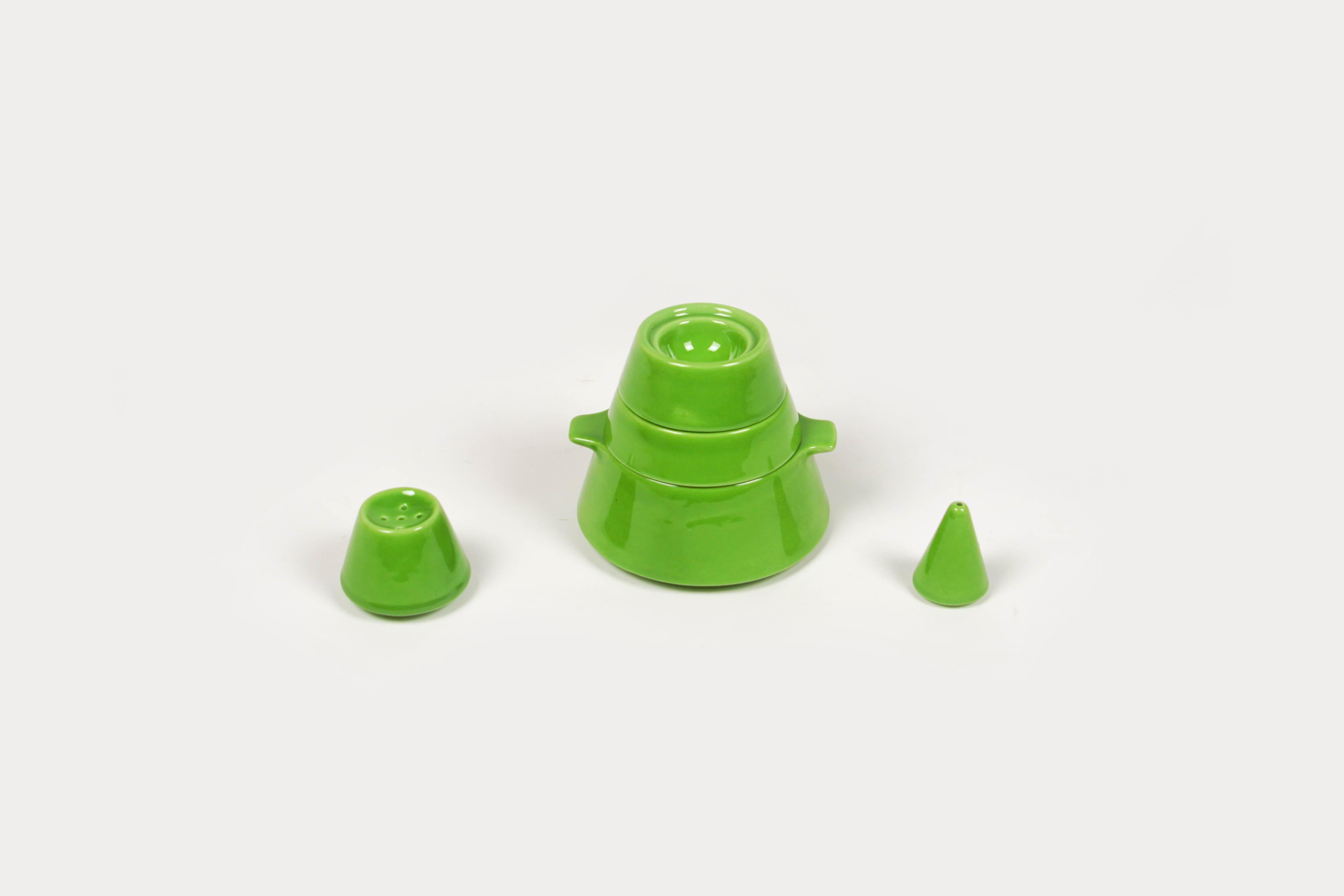 Late 20th Century Green Ceramic Stackable Cone Set by Pierre Cardin for Franco Pozzi, Italy 1970 For Sale