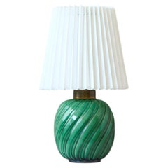 Lampada da tavolo in ceramica verde di Anna-Lisa Thomson. Upsala Ekeby, Svezia, anni '1940.