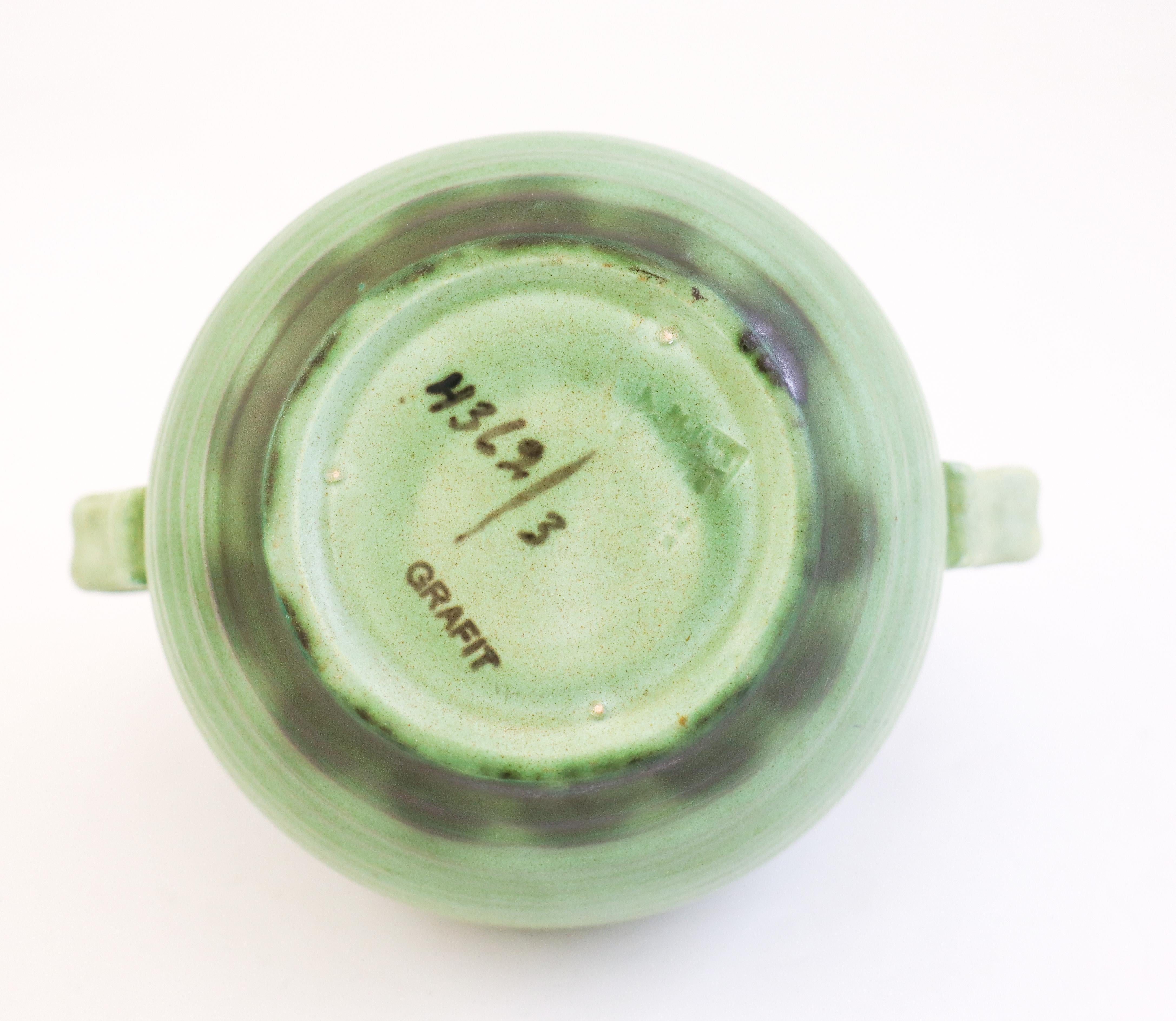 Vaso in ceramica verde con manici Eva Jancke-Björk - Bo Fajans 1940s in vendita 2