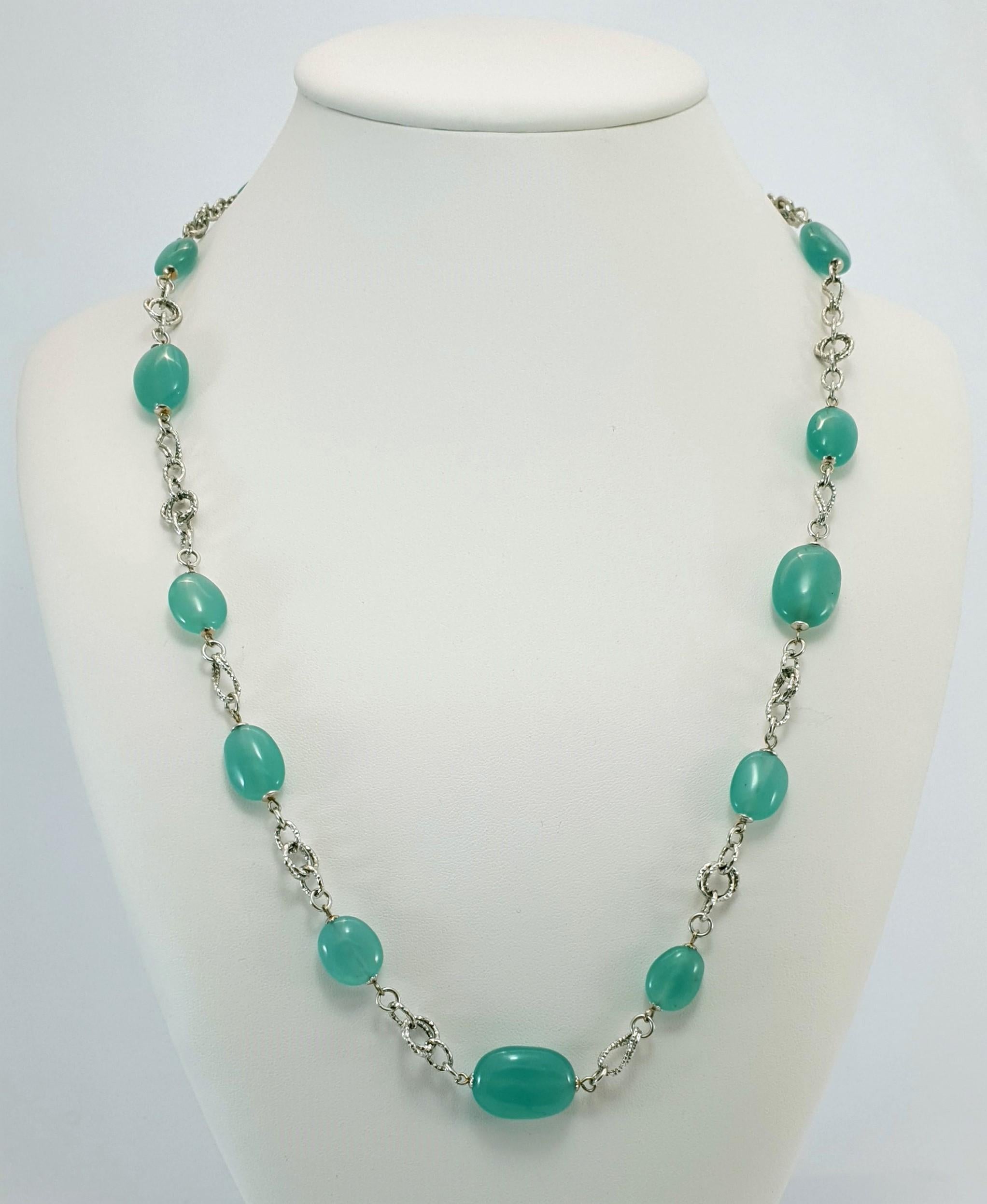 Green Chalcedony Baroque Bead Necklace with 18 Carat White Gold For Sale 5
