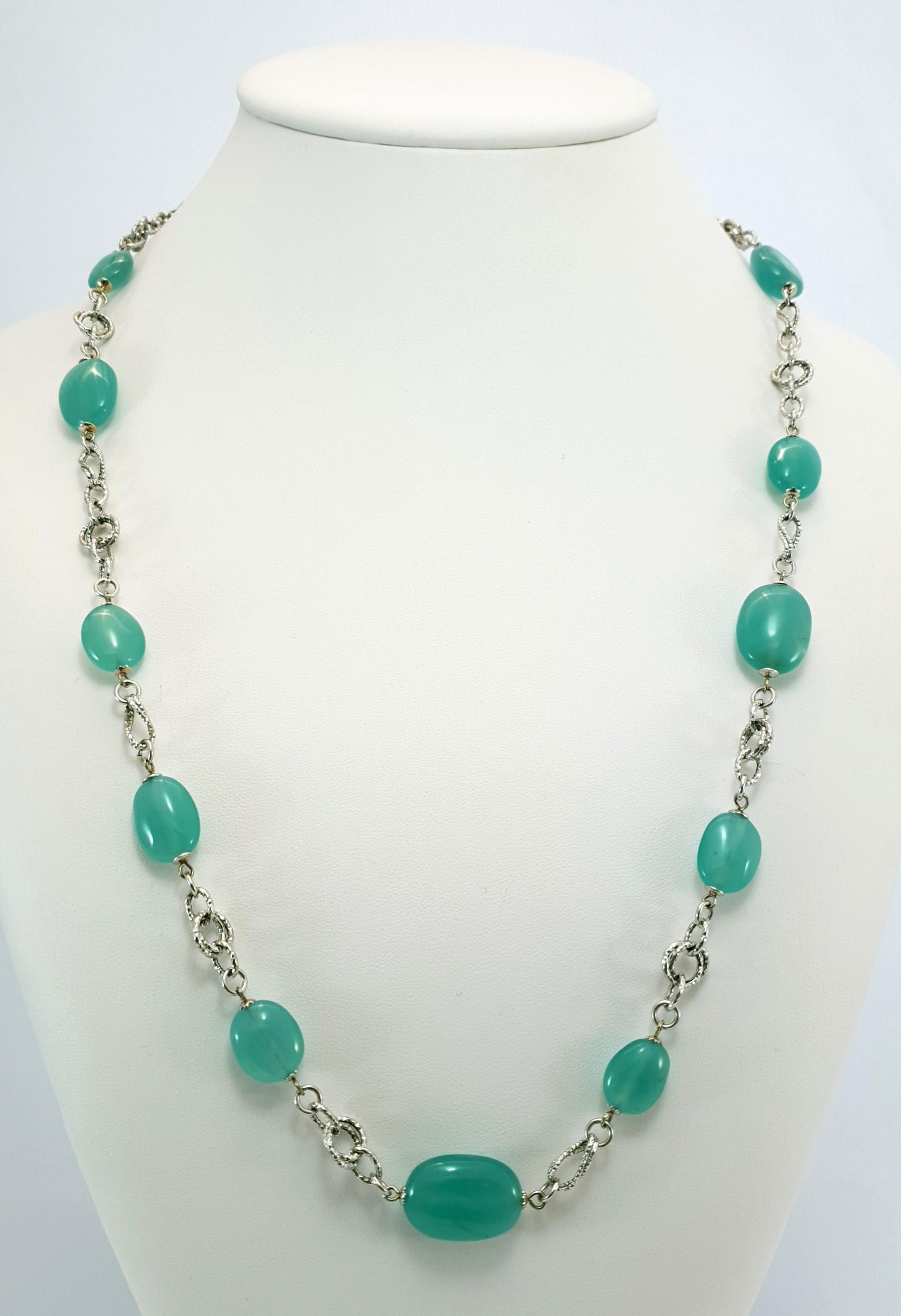 This natural Green Chalcedony Baroque Bead Necklace with 18 Carat White Gold is hand cut and crafted in Germany.
The lobster clasp holds the necklace securely around the neck.
Depending on the occasion, the necklace can be worn once or twice around