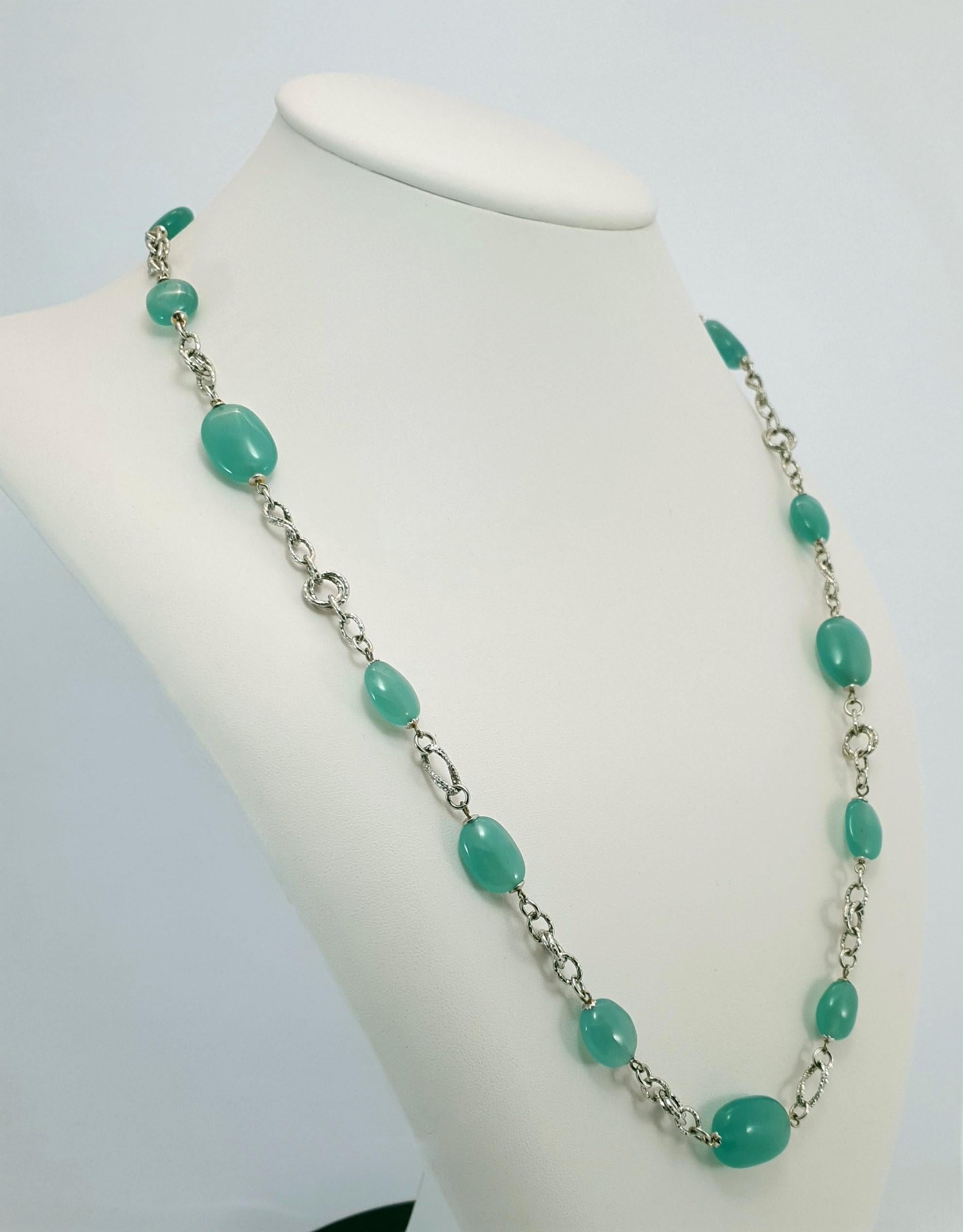 Green Chalcedony Baroque Bead Necklace with 18 Carat White Gold For Sale 3