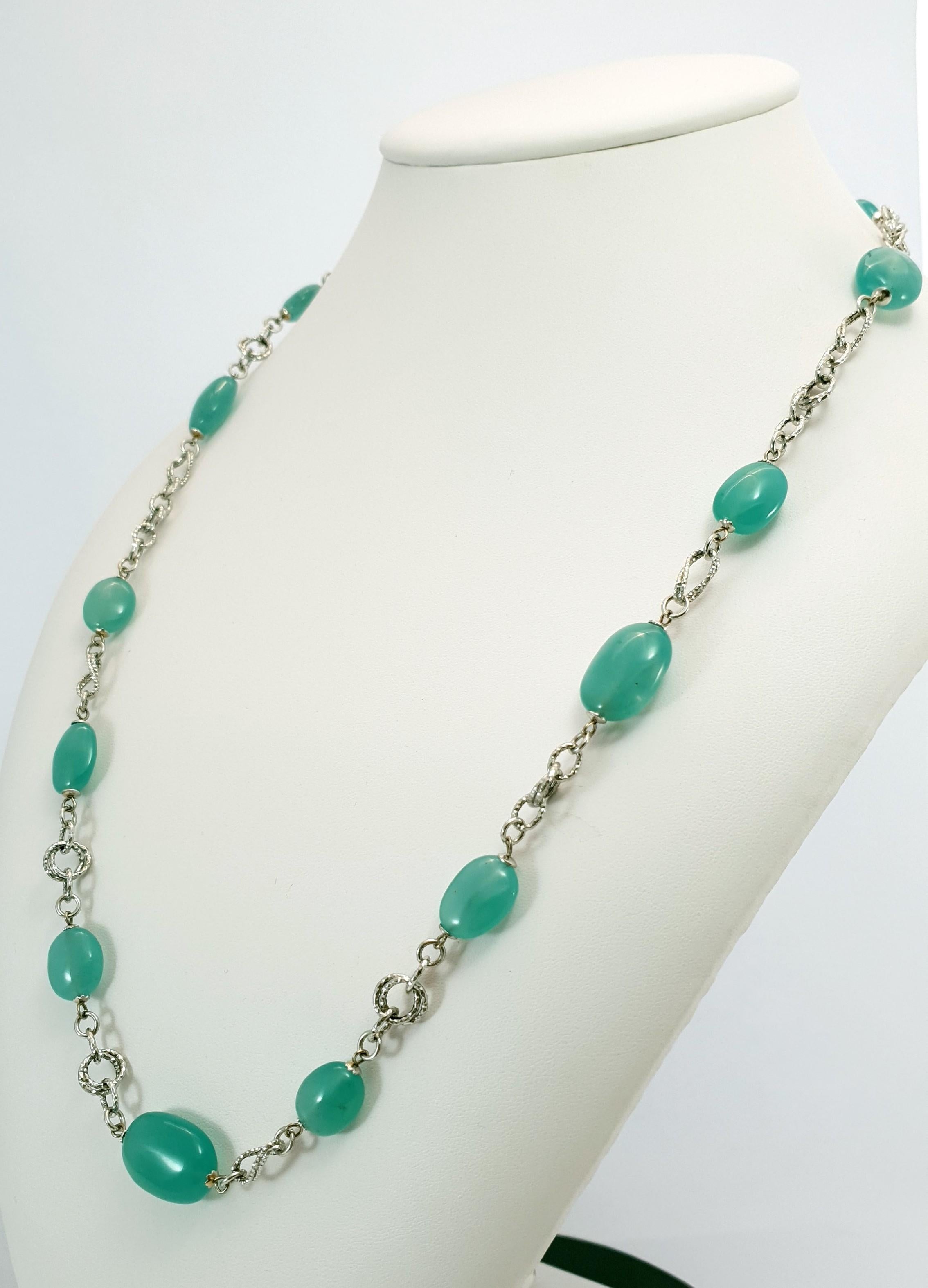 Green Chalcedony Baroque Bead Necklace with 18 Carat White Gold For Sale 4
