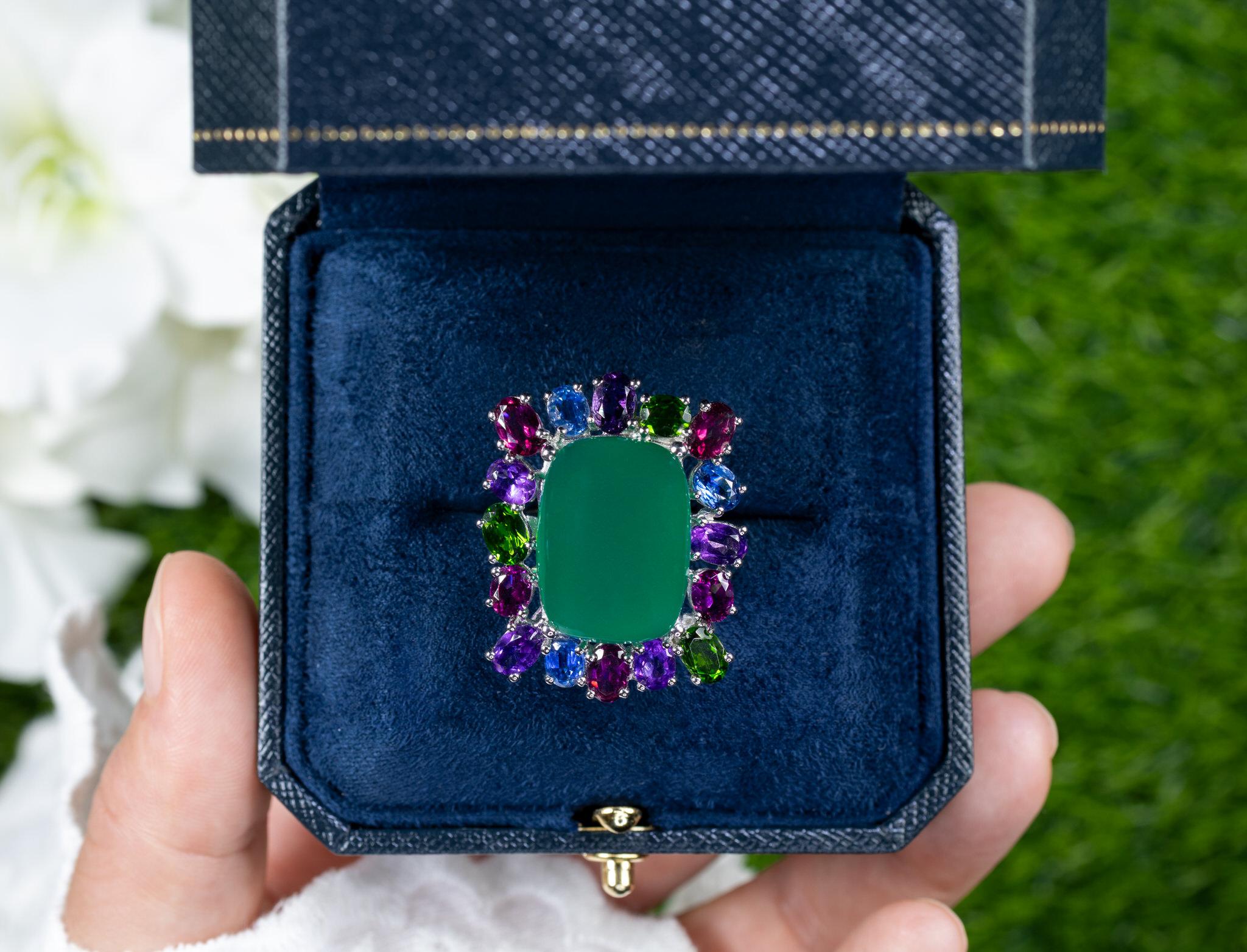 Green Chalcedony Ring Amethyst Rhodolite Chrome Diopside Kyanite 26 Carats In Excellent Condition For Sale In Aliso Viejo, CA