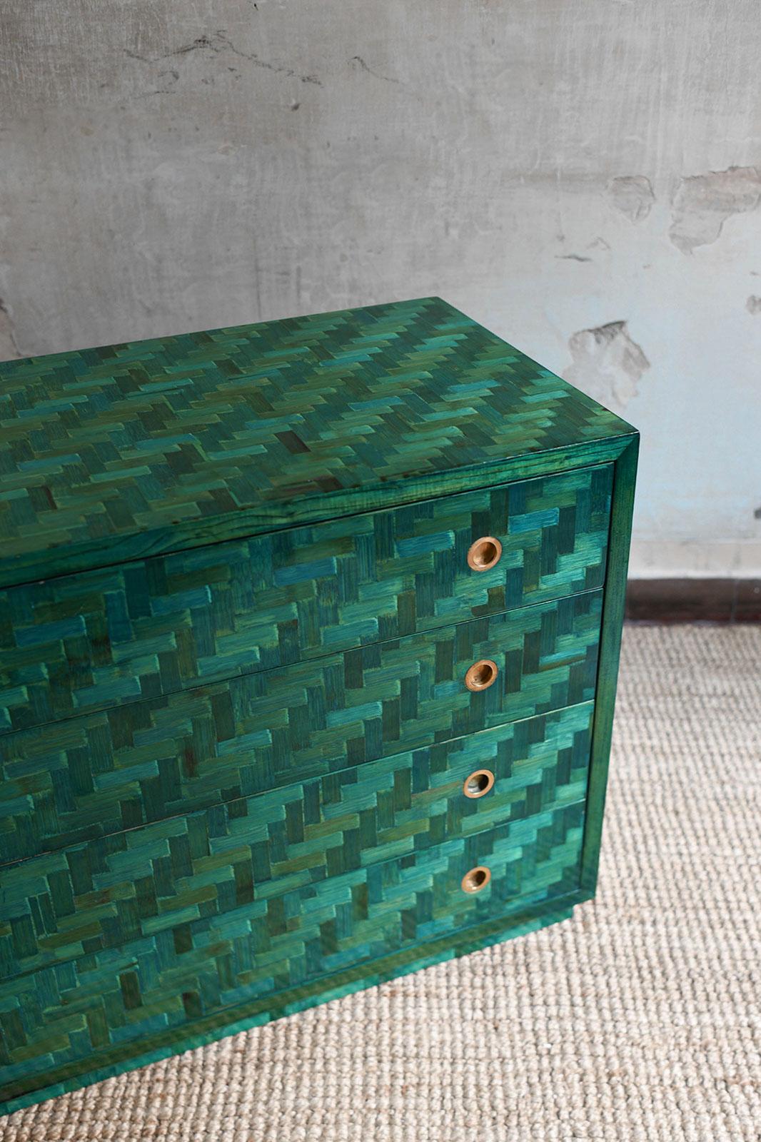 Cassettiera verde in bambù pressato, anni '70 in vendita 1