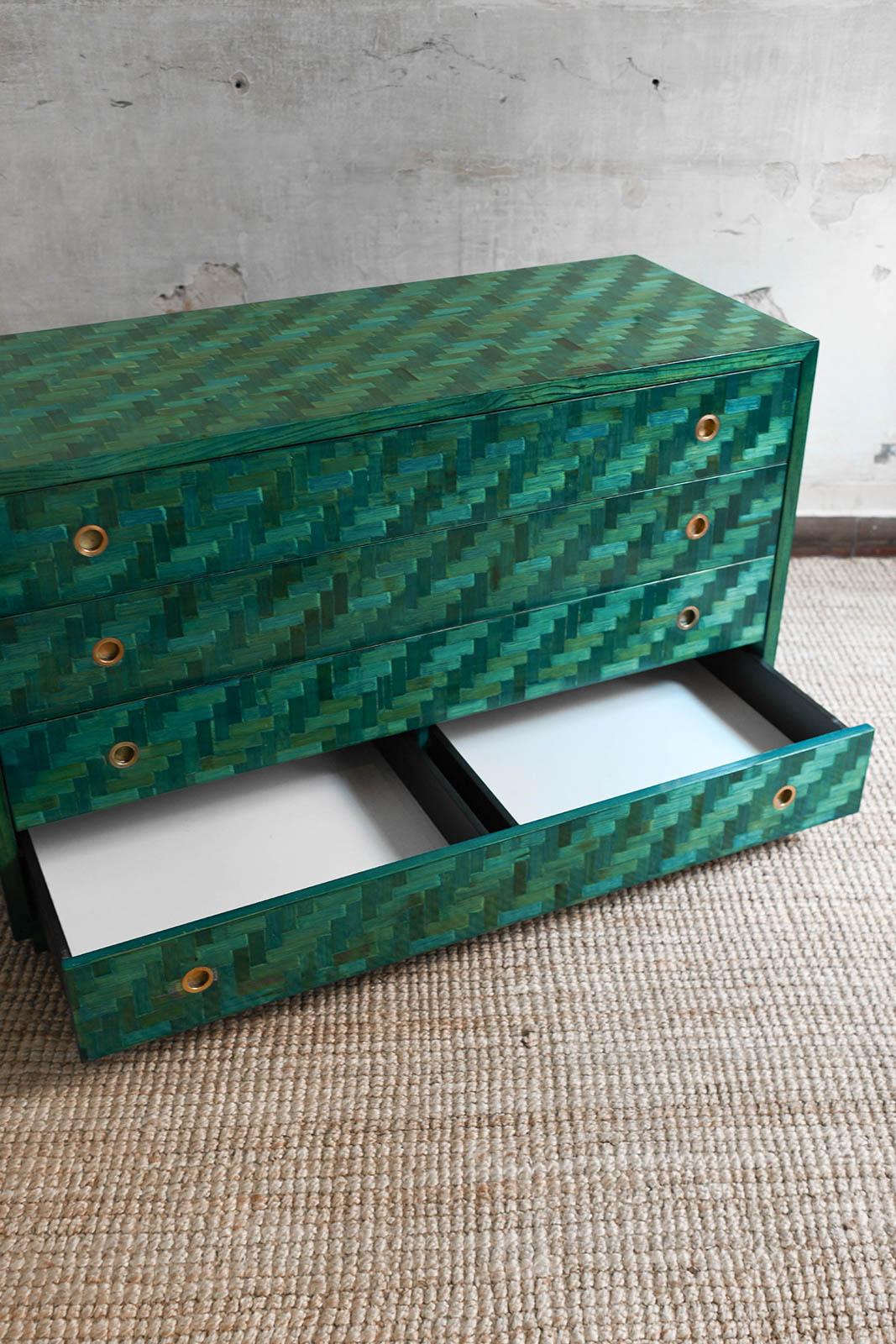 Cassettiera verde in bambù pressato, anni '70 in vendita 3