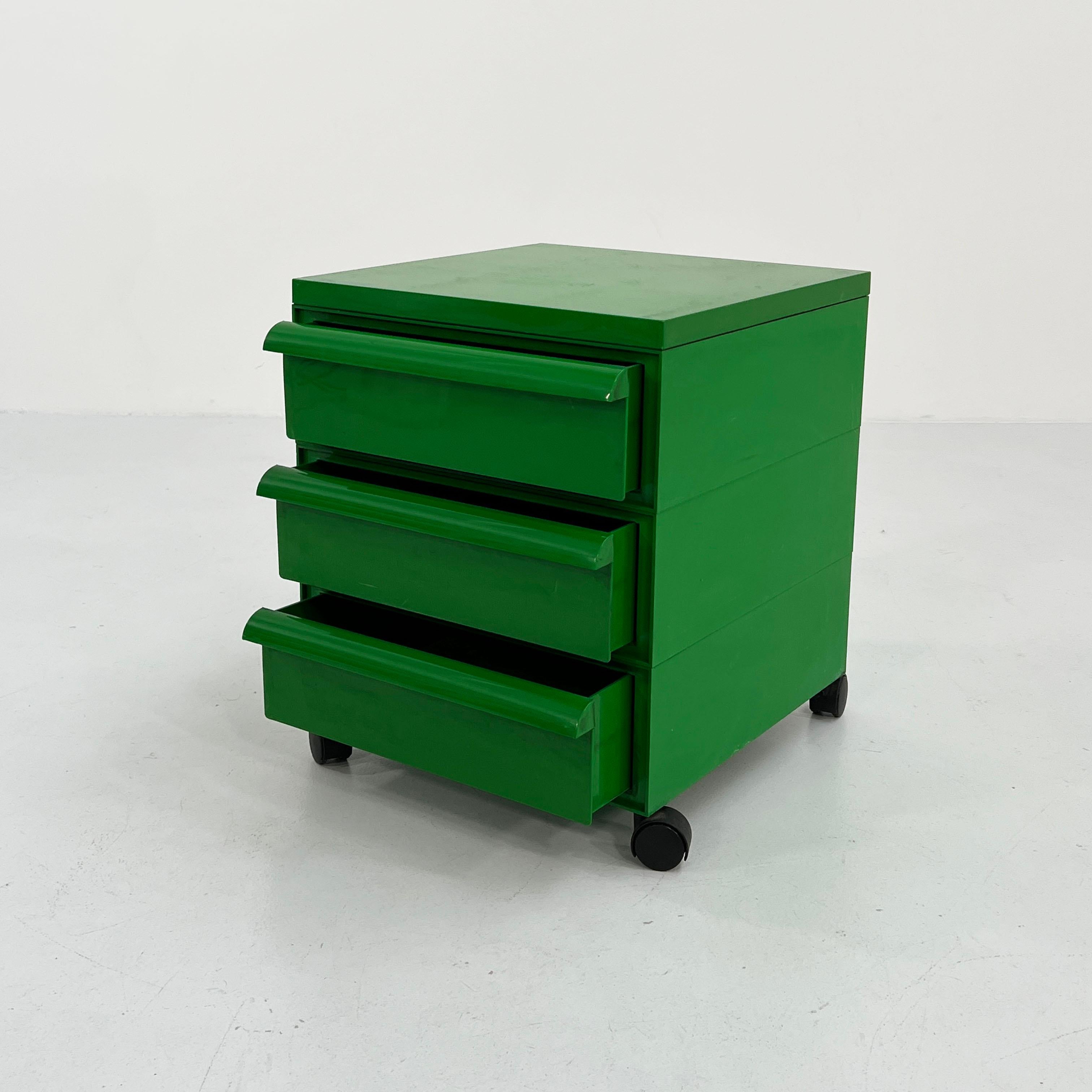 Green Chest of Drawers on Wheels by Simon Fussell for Kartell, 1970s In Good Condition In Ixelles, Bruxelles