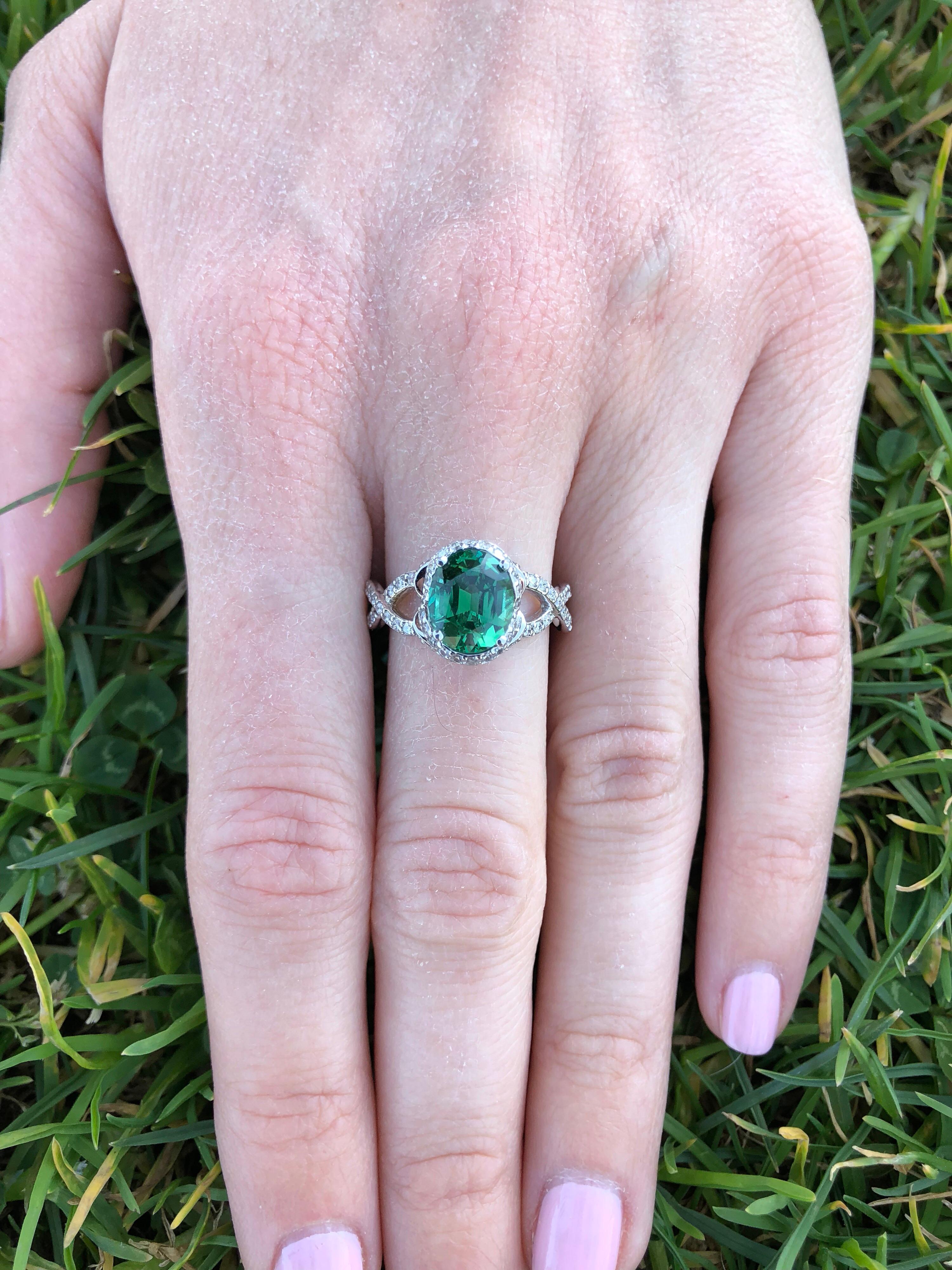 Ovaler Ring mit grünem grünem Chrom-Turmalin 1,97 Karat im Angebot 3