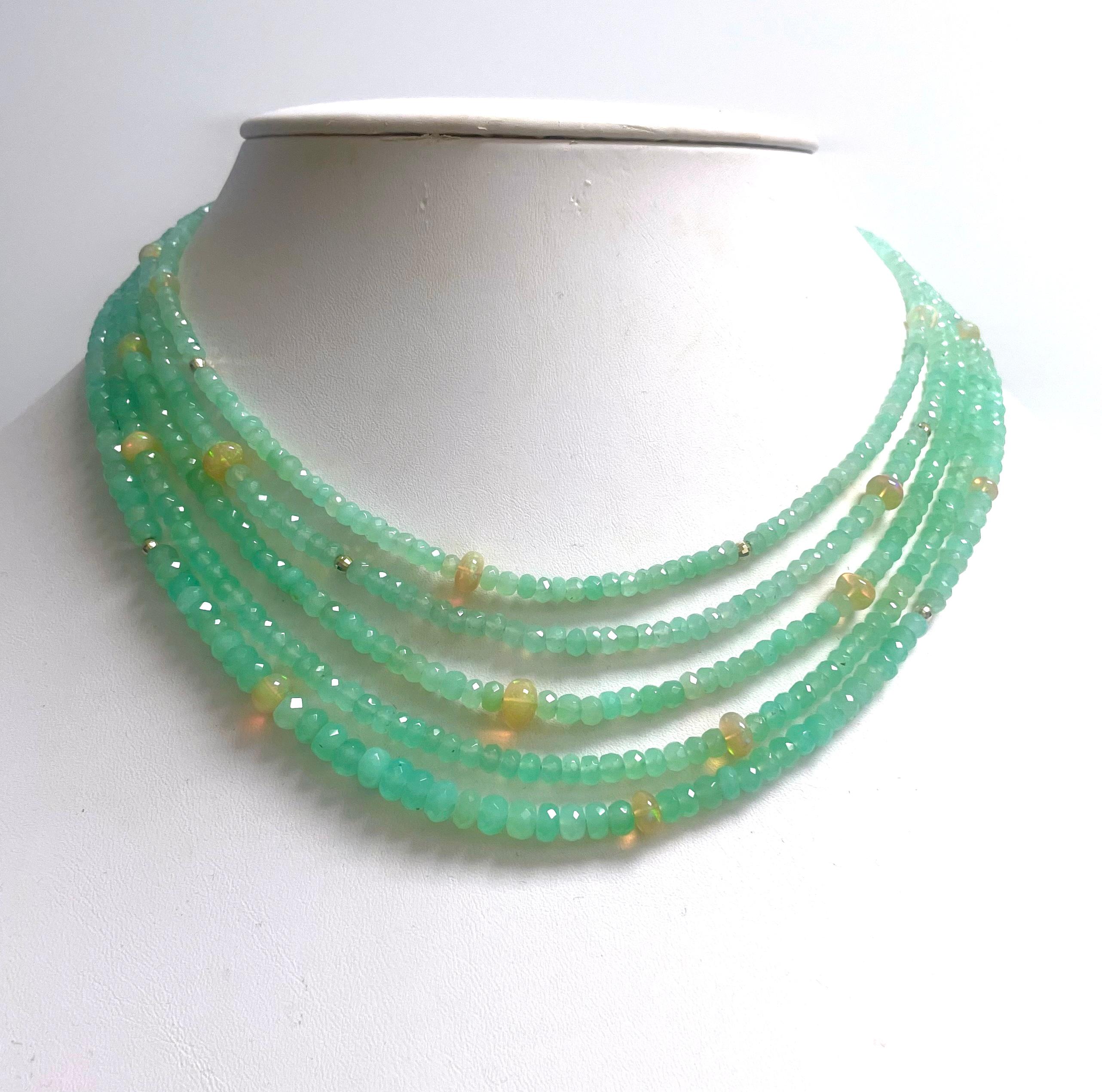 Mehrstrangige Paradizia-Halskette mit grünem Chrysopras mit gelben Opalen Damen im Angebot