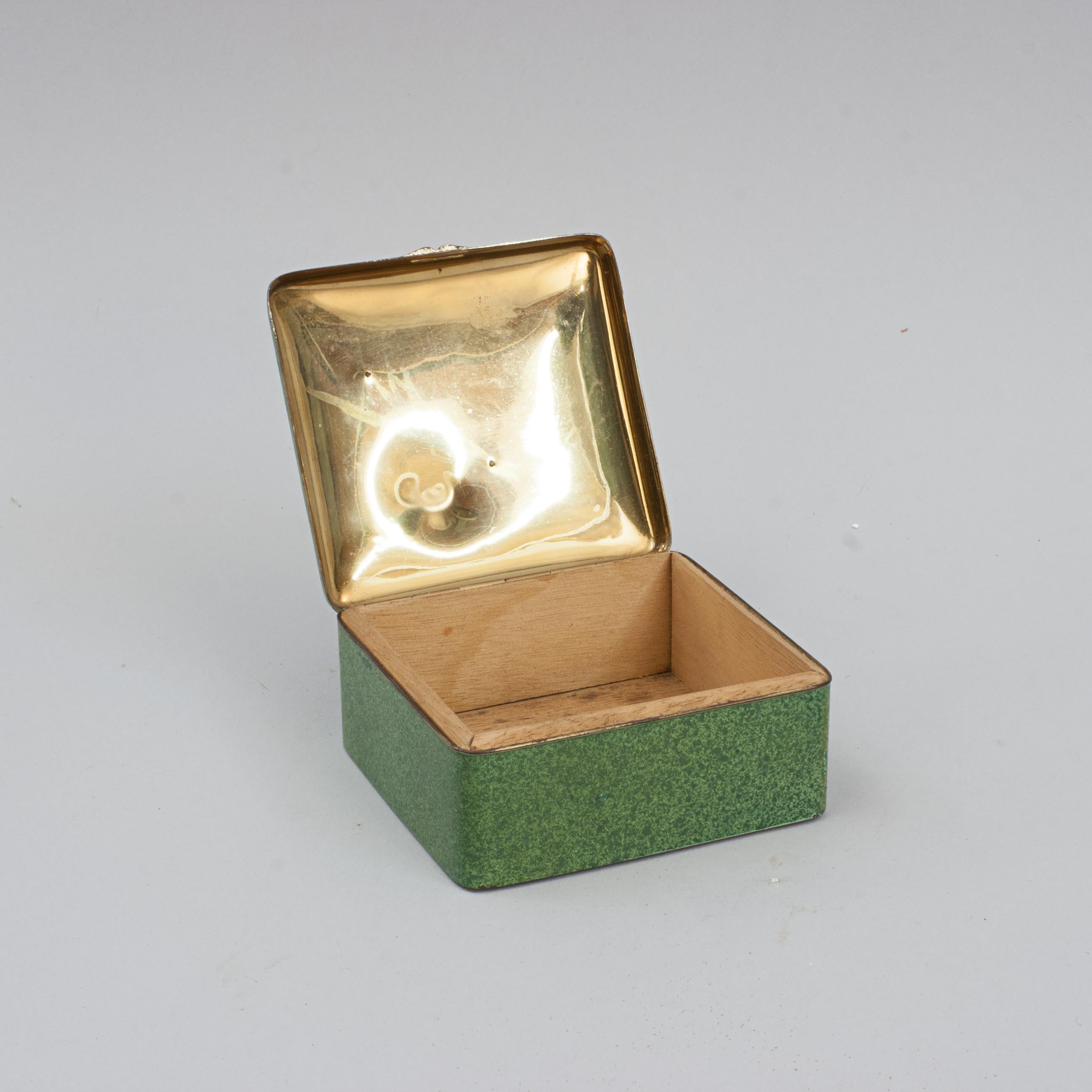 Caja Cigarett Verde Con Pelota De Golf en Bueno estado para la venta en Oxfordshire, GB