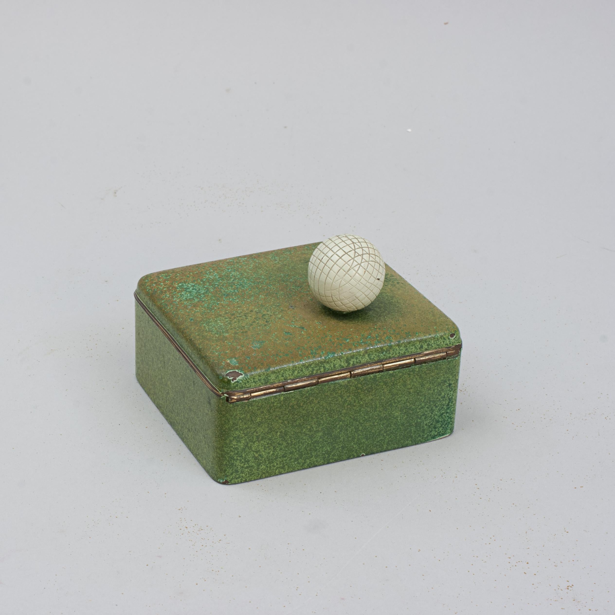 Caja Cigarett Verde Con Pelota De Golf Estaño en venta