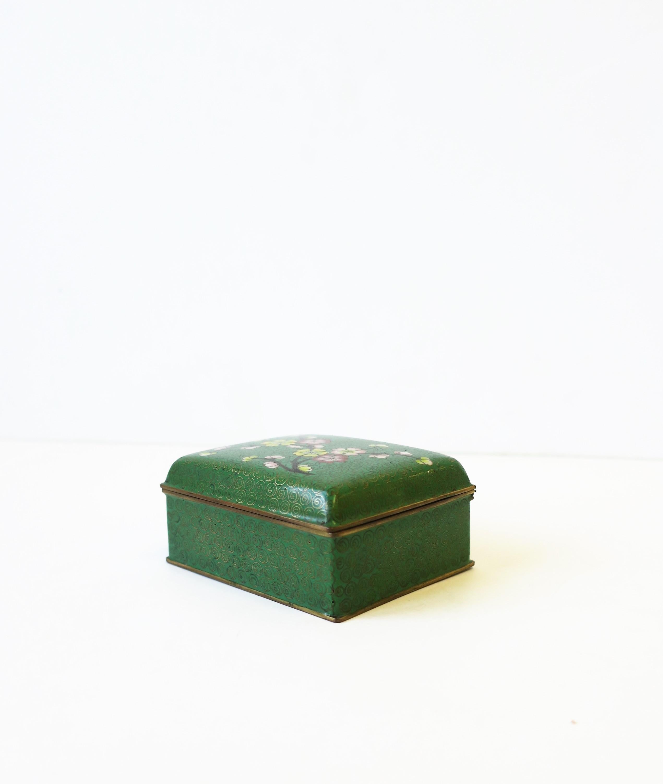 Cloissoné Green Cloisonné Enamel and Brass Jewelry Box For Sale