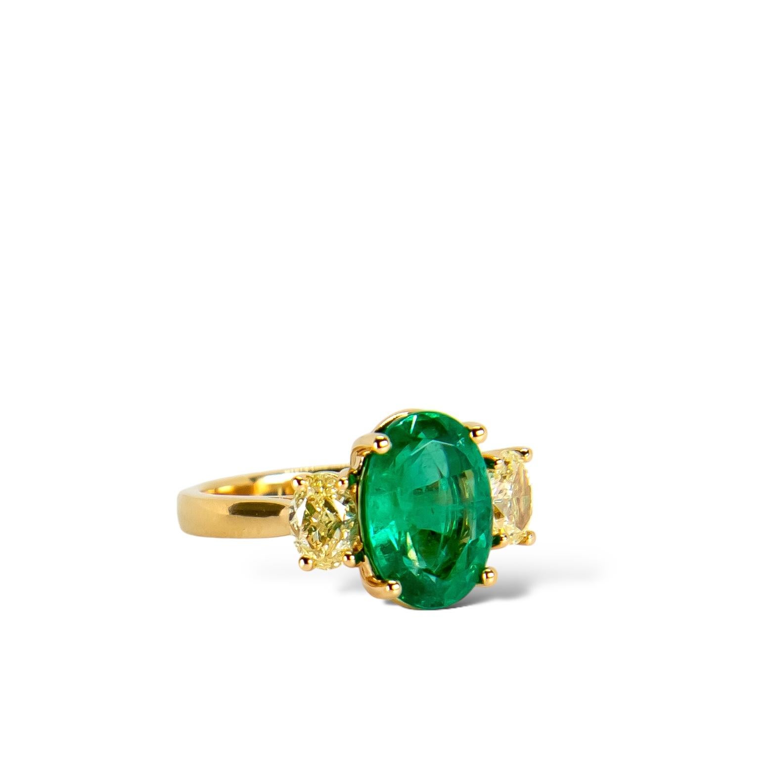 Oval Cut 3.54ct Green Colombian Oval Emerald and Yellow Diamond Ring in 18K Yellow Gold For Sale