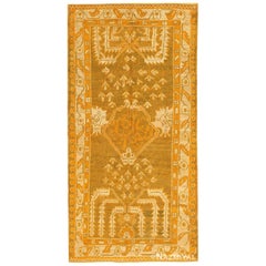 Grüner grüner antiker türkischer Oushak-Teppich. Größe: 1.04 m x 1.96 m (3' 5 Fuß x 6' 5 Fuß)
