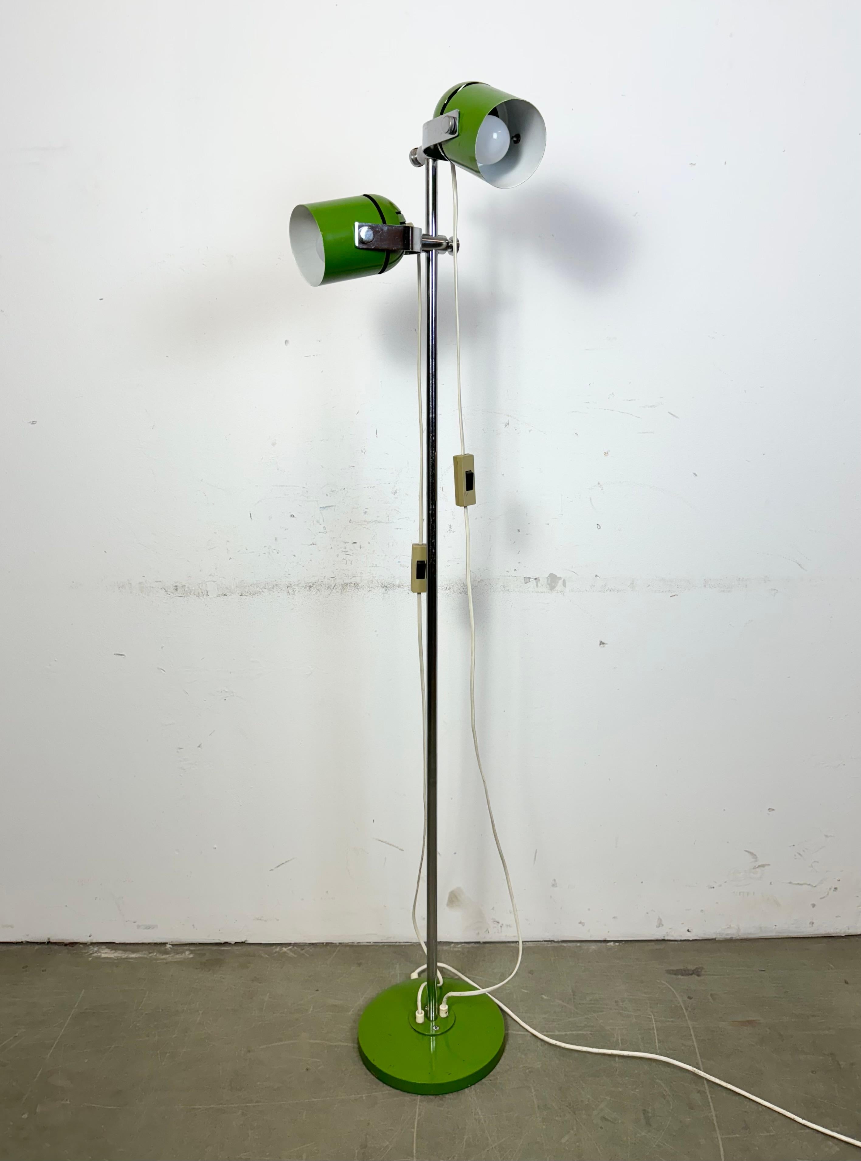 Green adjustable floor lamp from the Combi Lux serie designed by Stanislav Indra and made by Lidokov in former Czechoslovakia during the 1970s. Original vintage condition. 
- Shade diameter : 10 cm
- Height : 147 cm
- Base diameter : 25 cm
- Weight