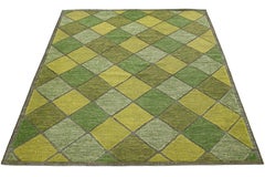 Tapis en laine de style suédois contemporain, vert, fait à la main avec motif géométrique