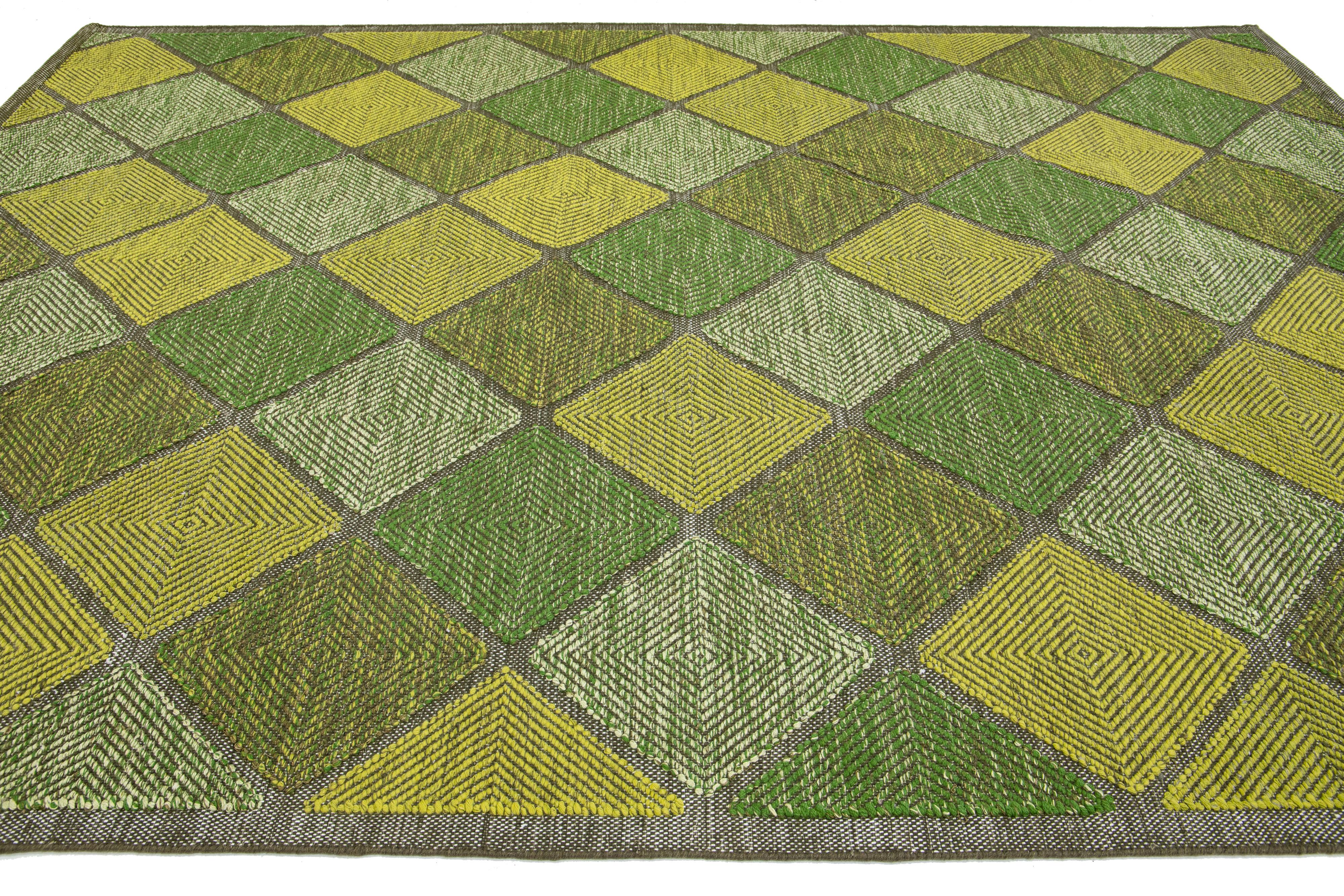 Indian Green Contemporary Swedish Style Wool Rug Handmade With Geometric Pattern For Sale