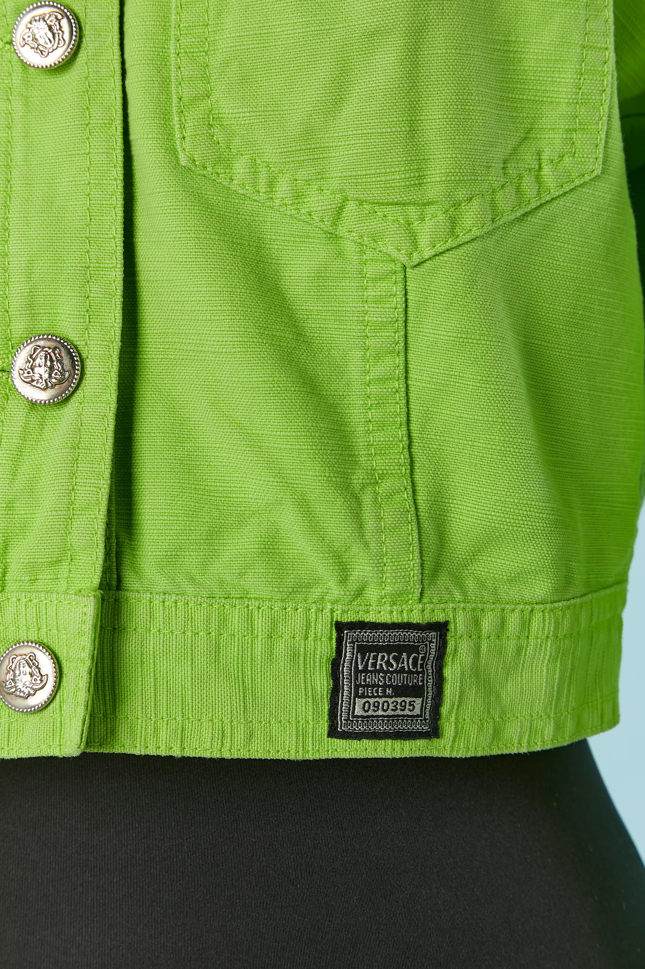 Green cotton jacket with branded buttons and studs.
Pockets on both side. Cut-work. 
SIZE S 
