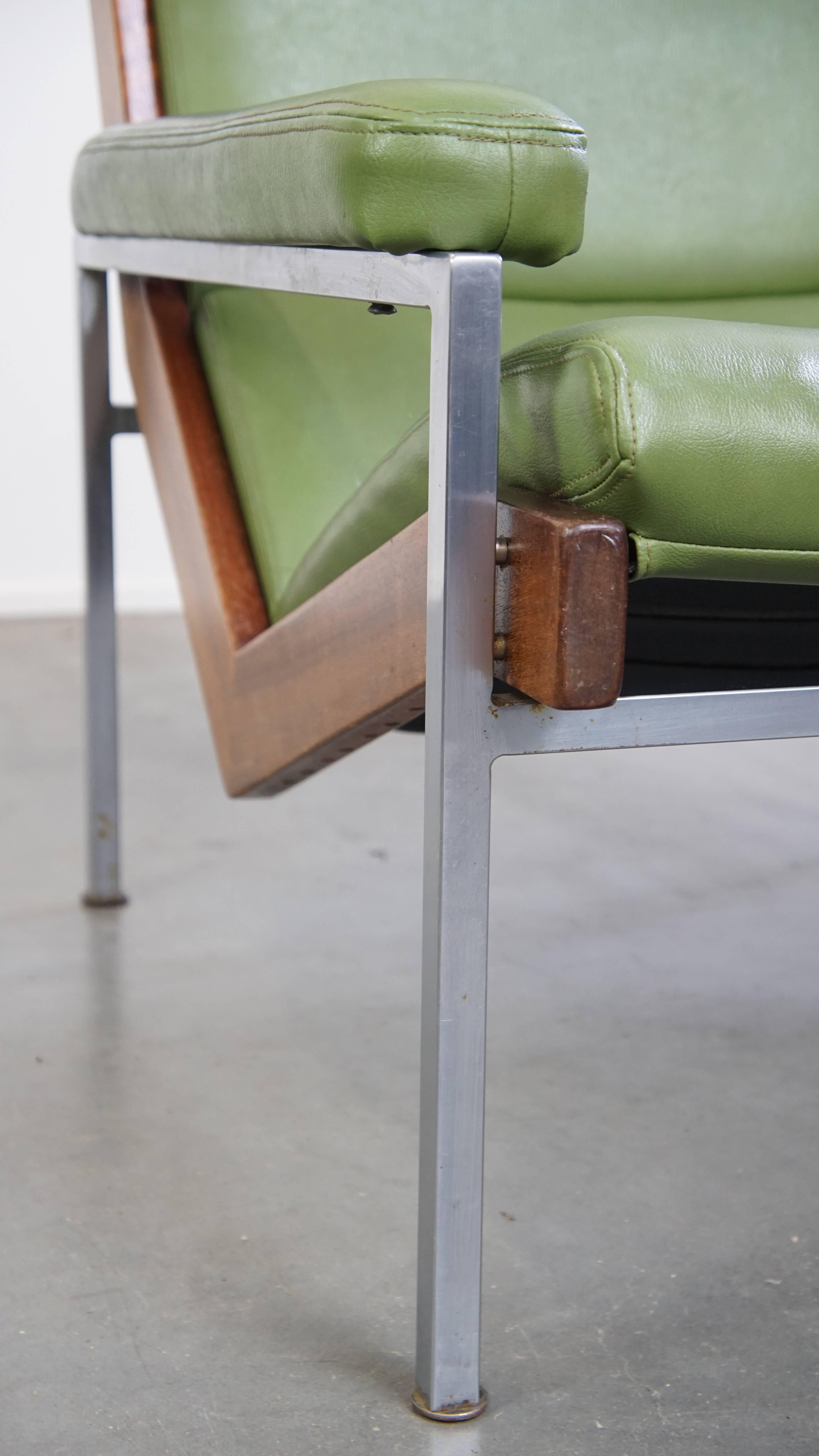 Green Cowhide Leather and Wooden Vintage Design Armchair For Sale 4