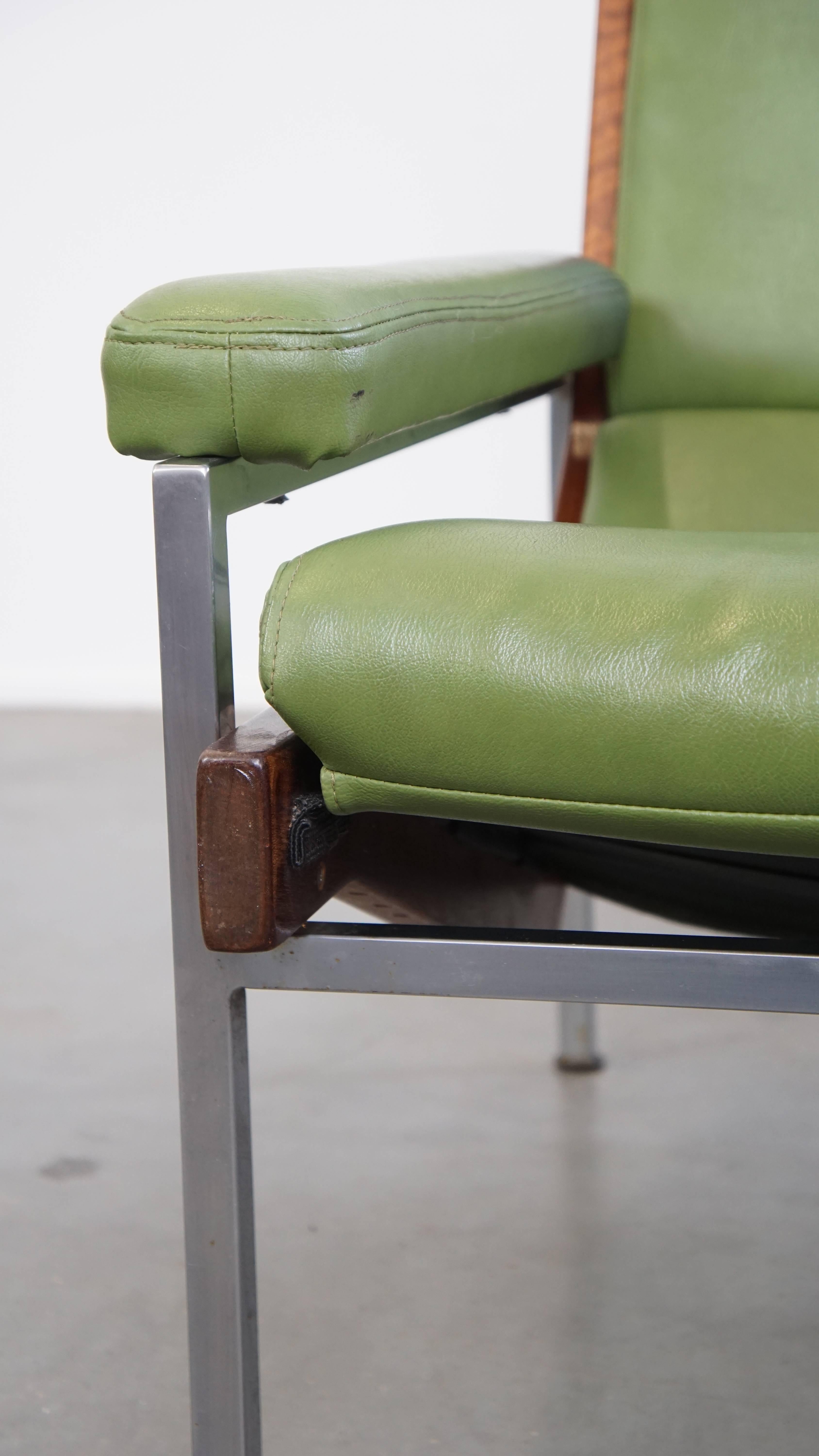 Green Cowhide Leather and Wooden Vintage Design Armchair For Sale 5