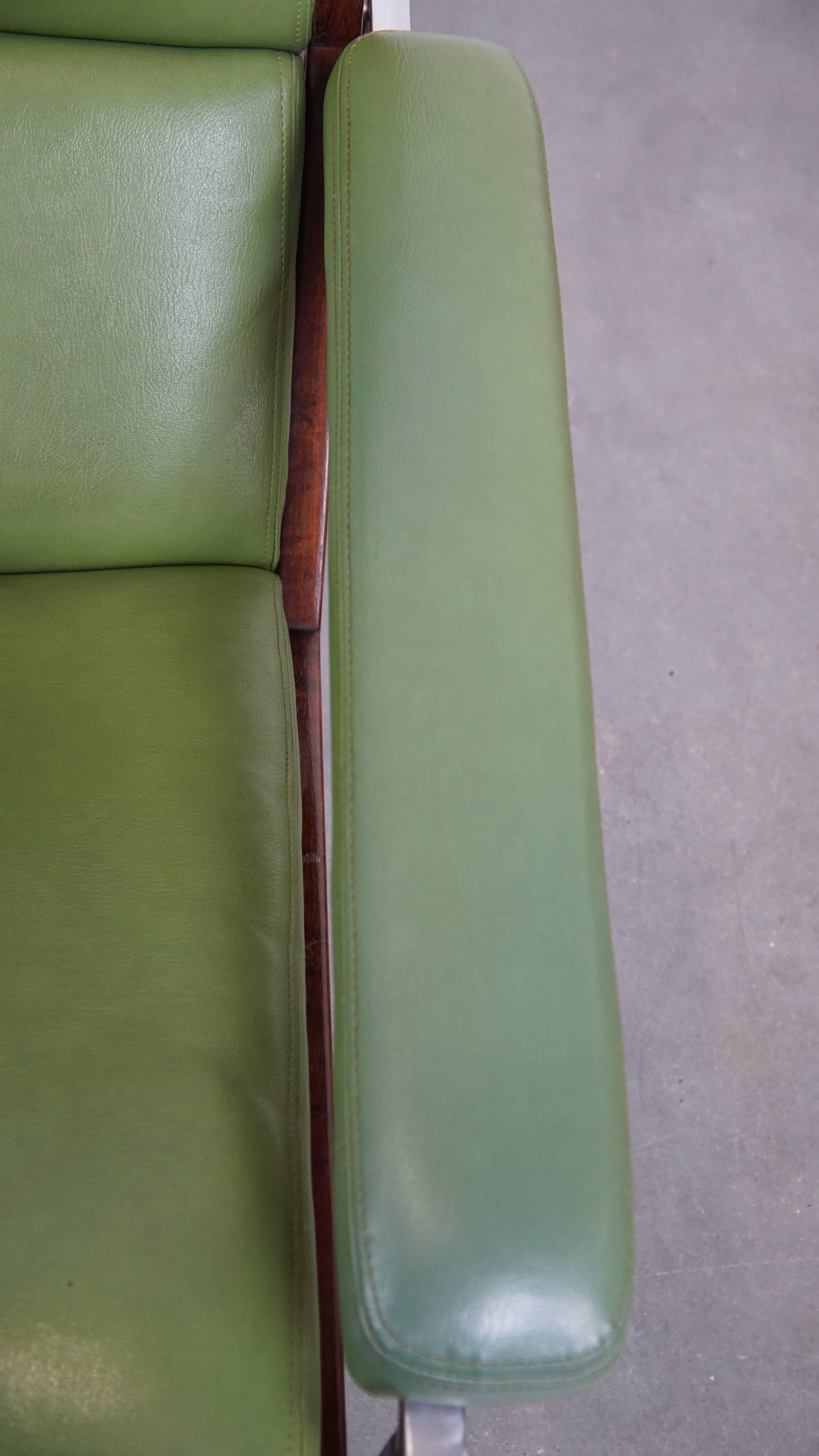 Green Cowhide Leather and Wooden Vintage Design Armchair For Sale 2