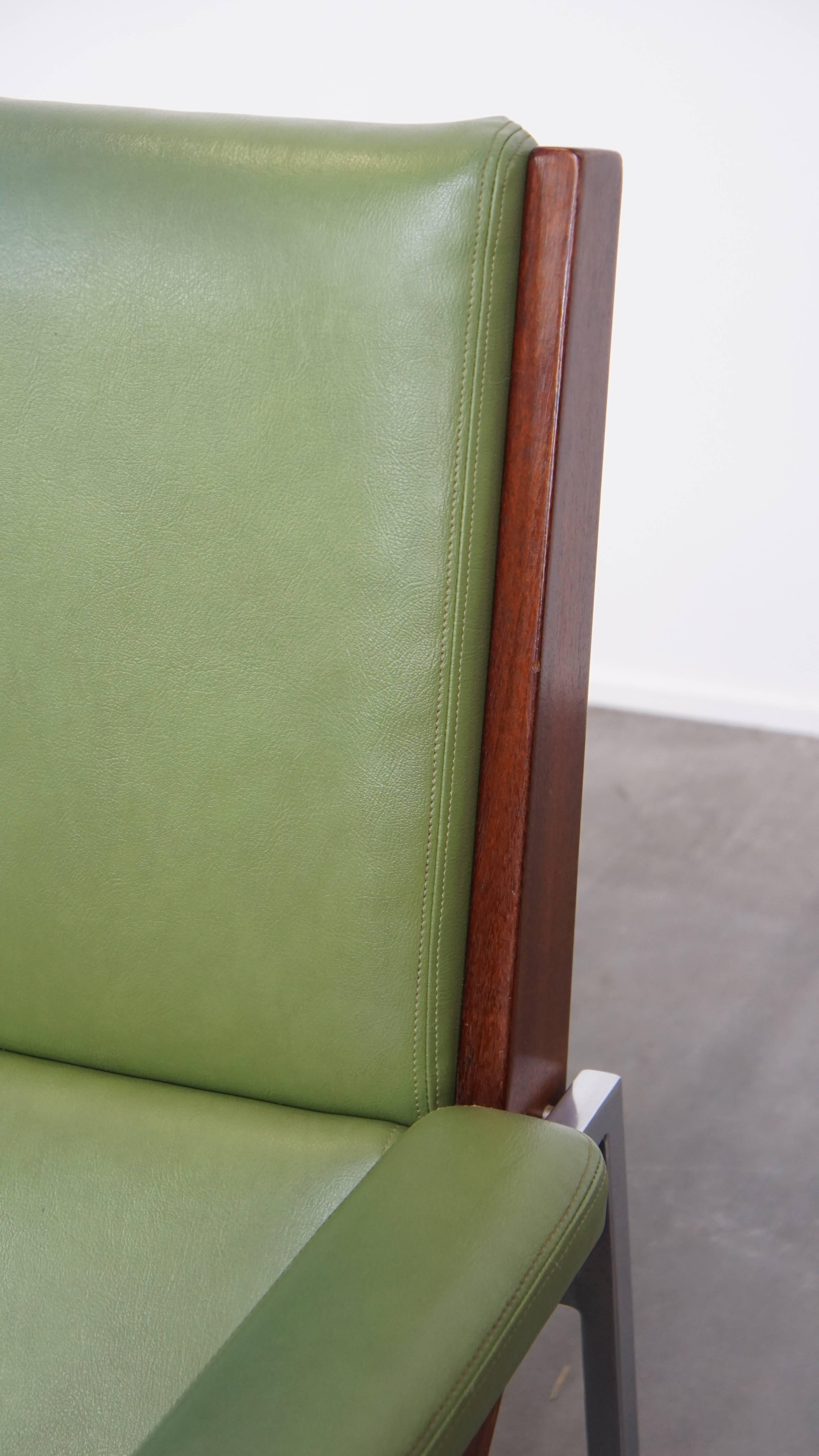 Green Cowhide Leather and Wooden Vintage Design Armchair For Sale 3