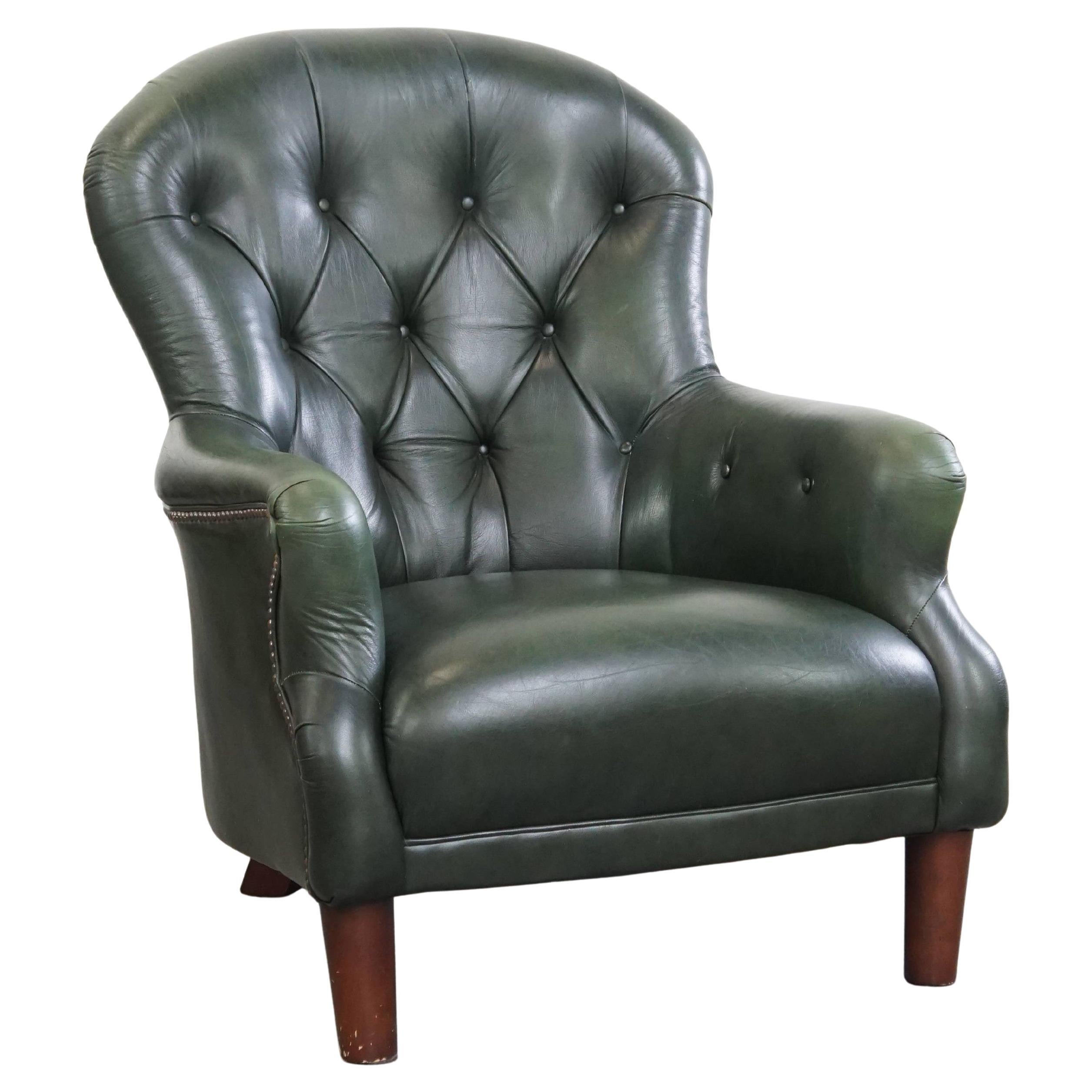 Poltrona Chesterfield in stile inglese in pelle di vacchetta verde