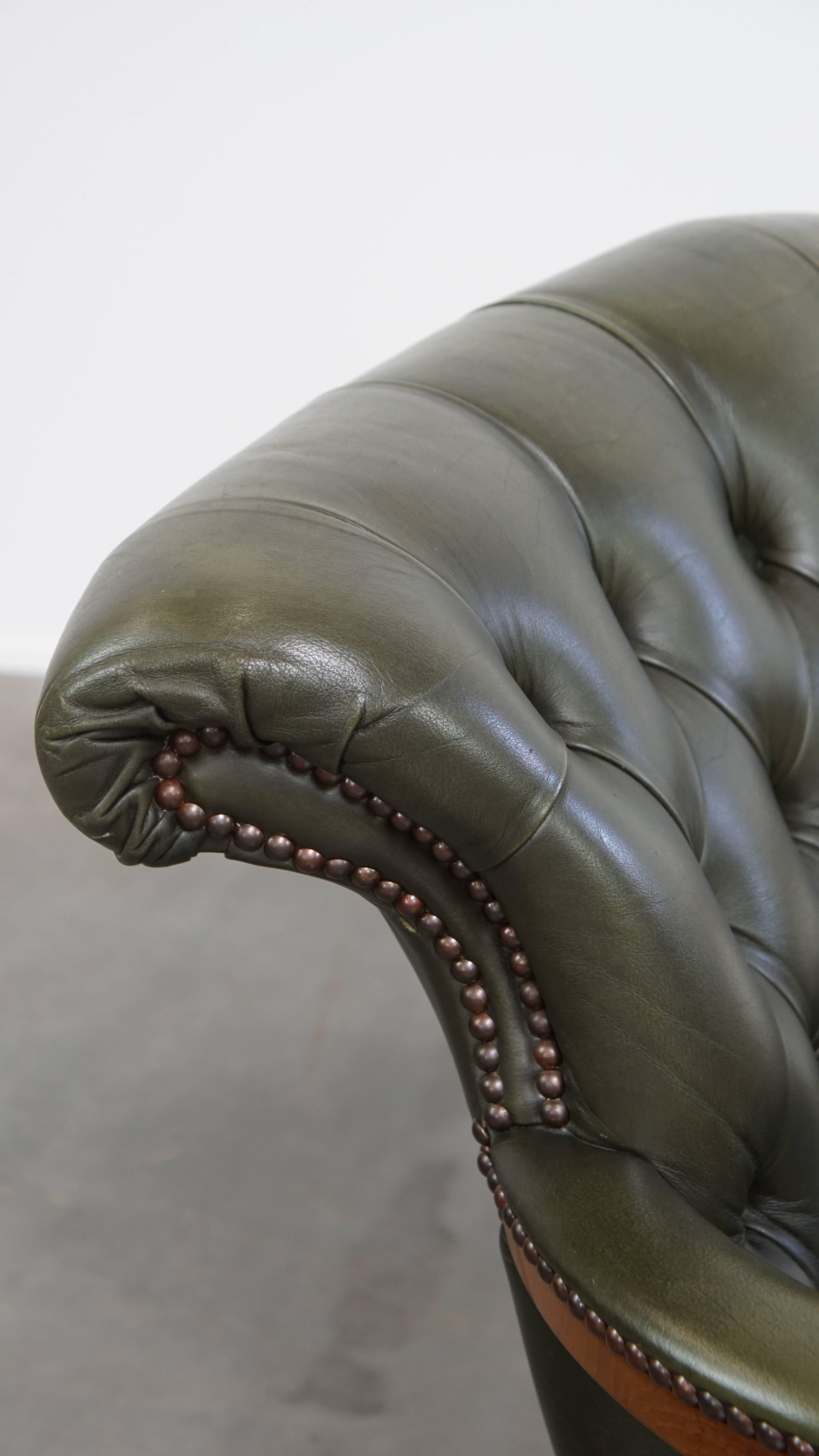 Green Cowhide Leather Chesterfield Office Chair in English Style For Sale 7